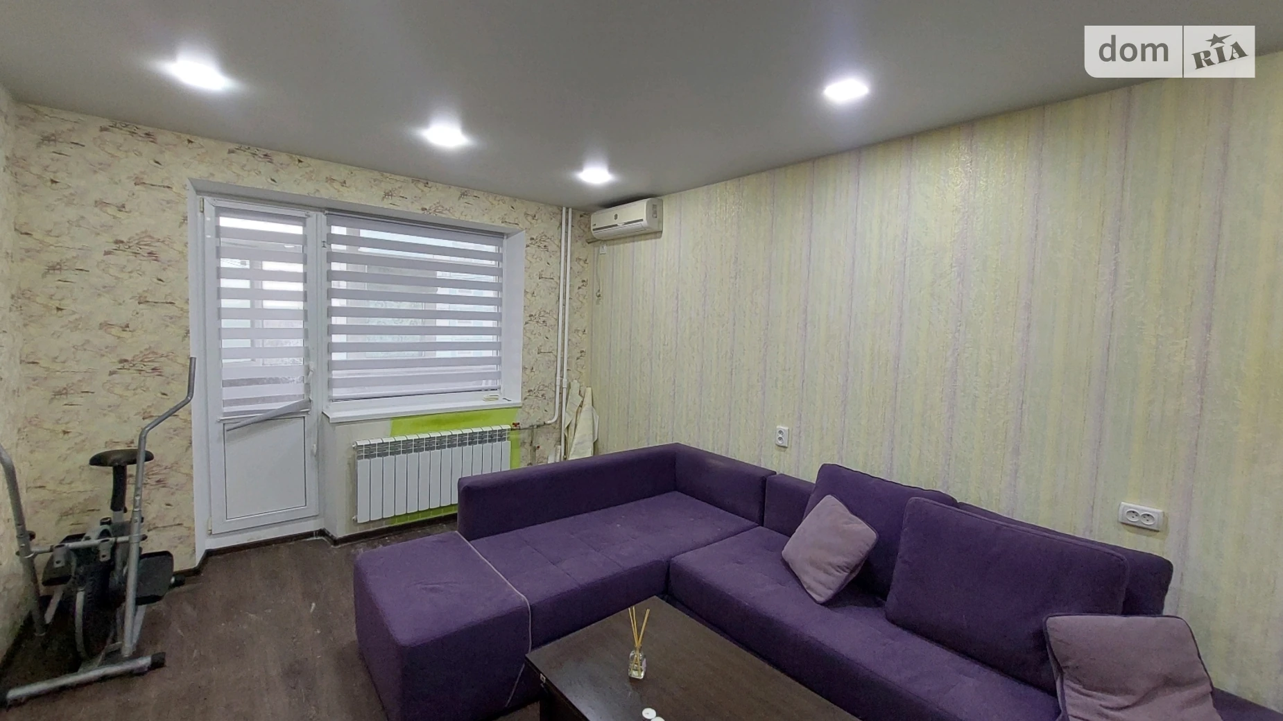 Продается 3-комнатная квартира 72 кв. м в Каменском, просп. Металлургов - фото 2