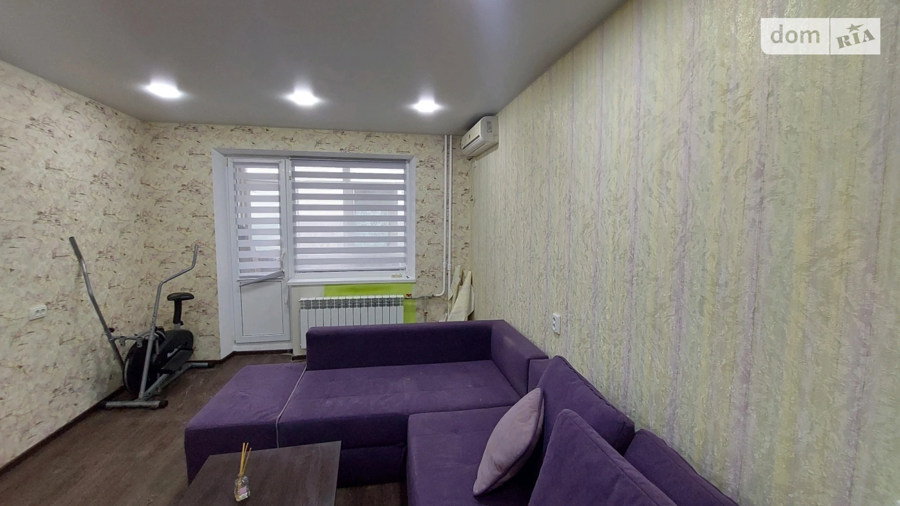 Продается 3-комнатная квартира 72 кв. м в Каменском, просп. Металлургов - фото 3