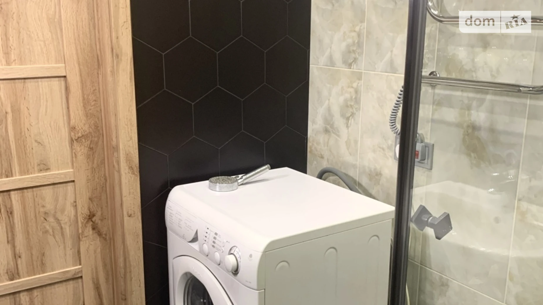 Сдается в аренду 1-комнатная квартира 52 кв. м в Одессе, ул. Леонтовича, 16 - фото 2