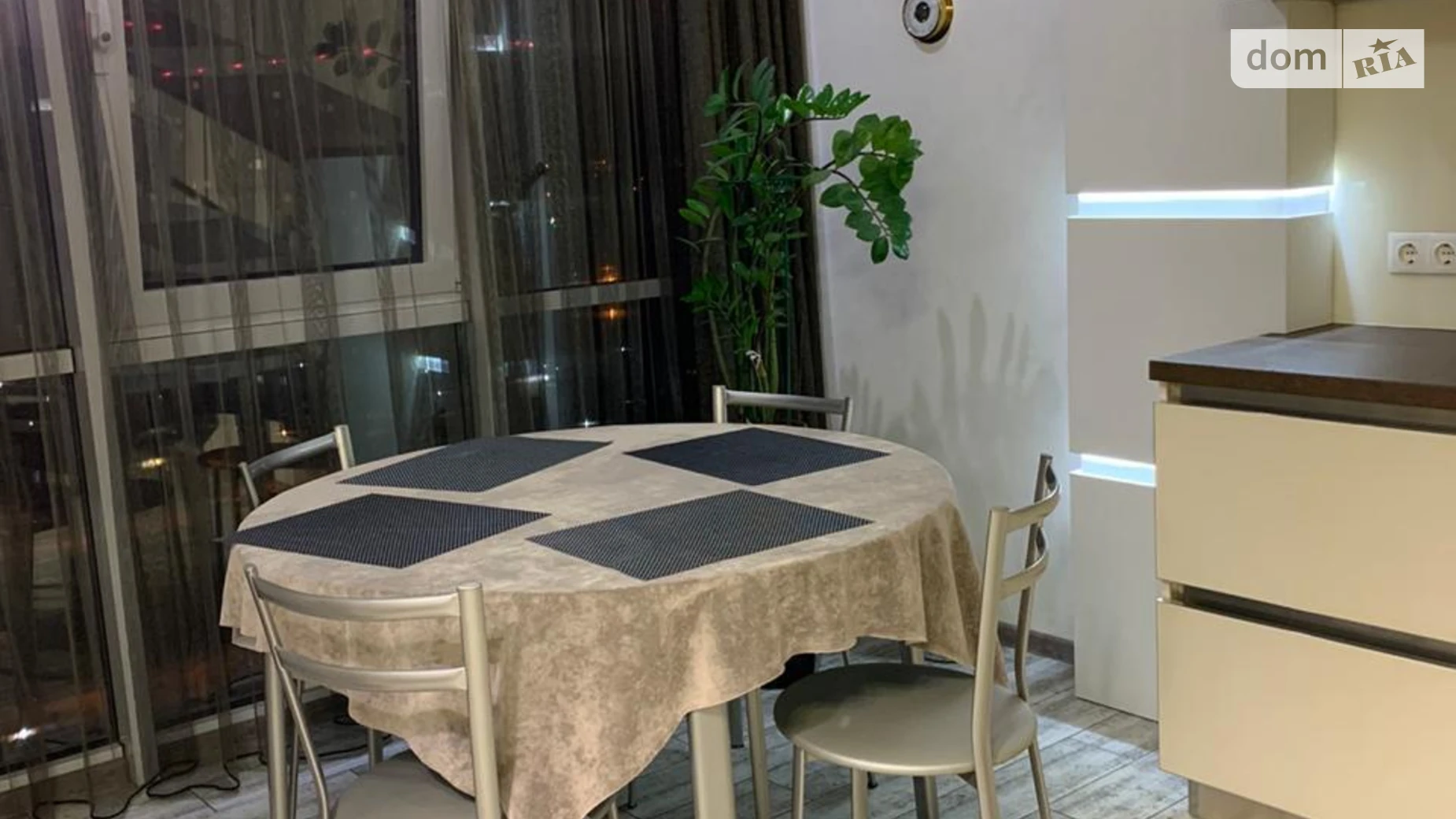 Сдается в аренду 1-комнатная квартира 65 кв. м в Одессе, ул. Жемчужная, 3 - фото 3