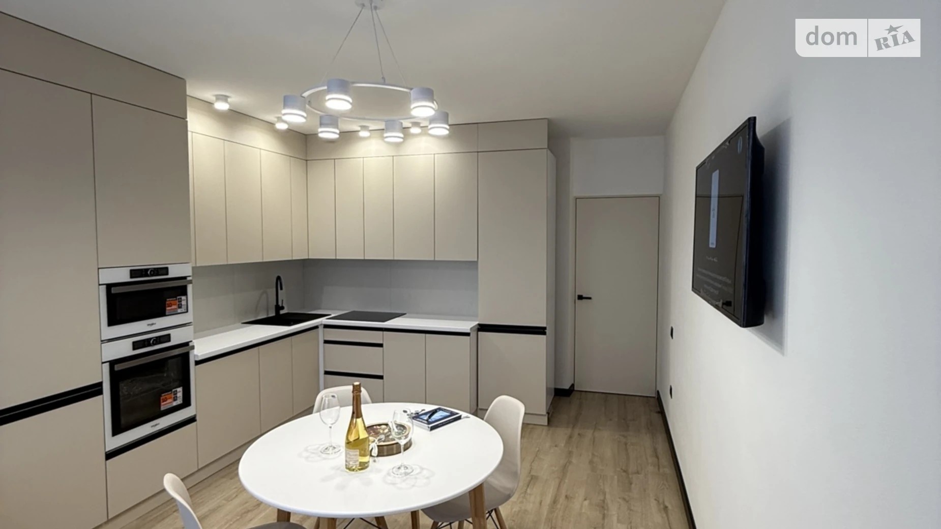 Продается 2-комнатная квартира 68 кв. м в Черновцах, ул. Киевская - фото 5