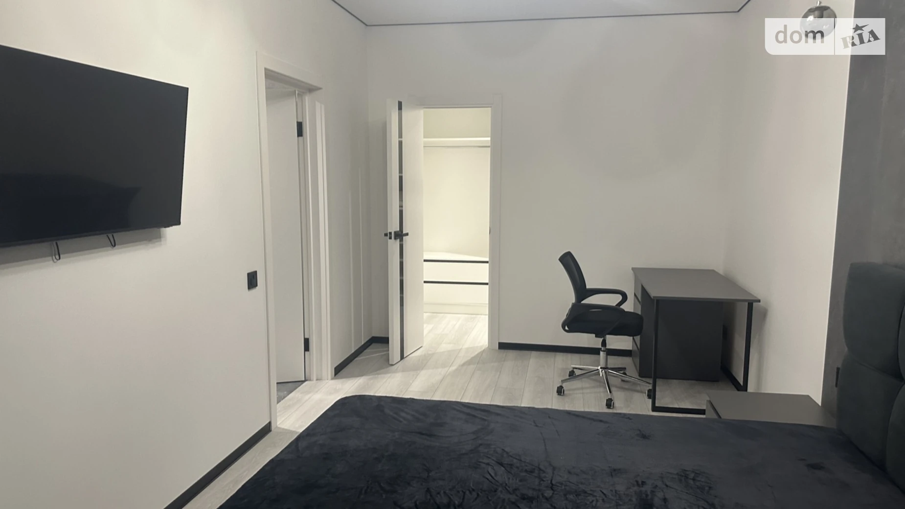 Сдается в аренду 1-комнатная квартира 55 кв. м в Львове, ул. Железнодорожная, 9А - фото 2