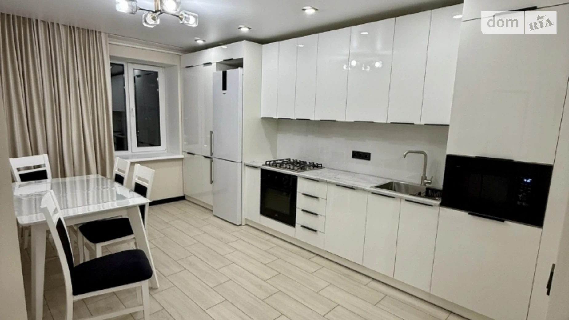 2-комнатная квартира 45 кв. м в Луцке, просп. Победы - фото 2