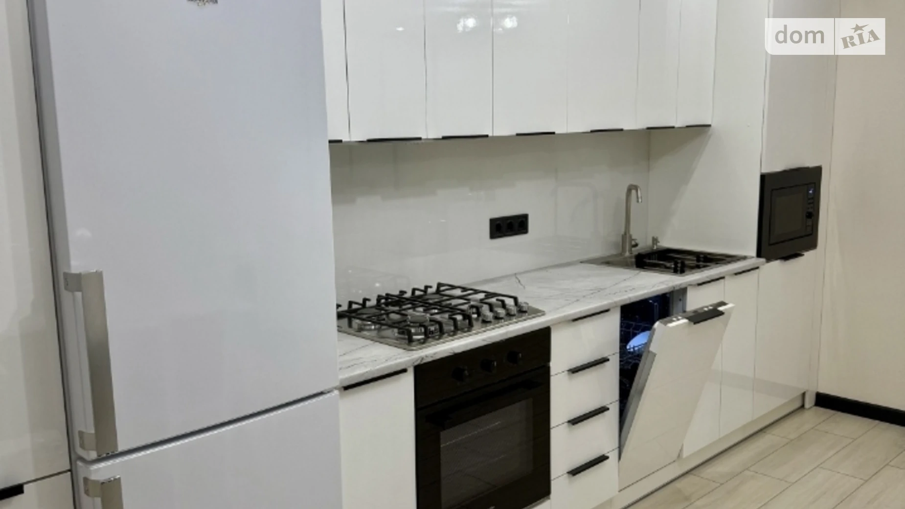 2-комнатная квартира 45 кв. м в Луцке, просп. Победы - фото 4