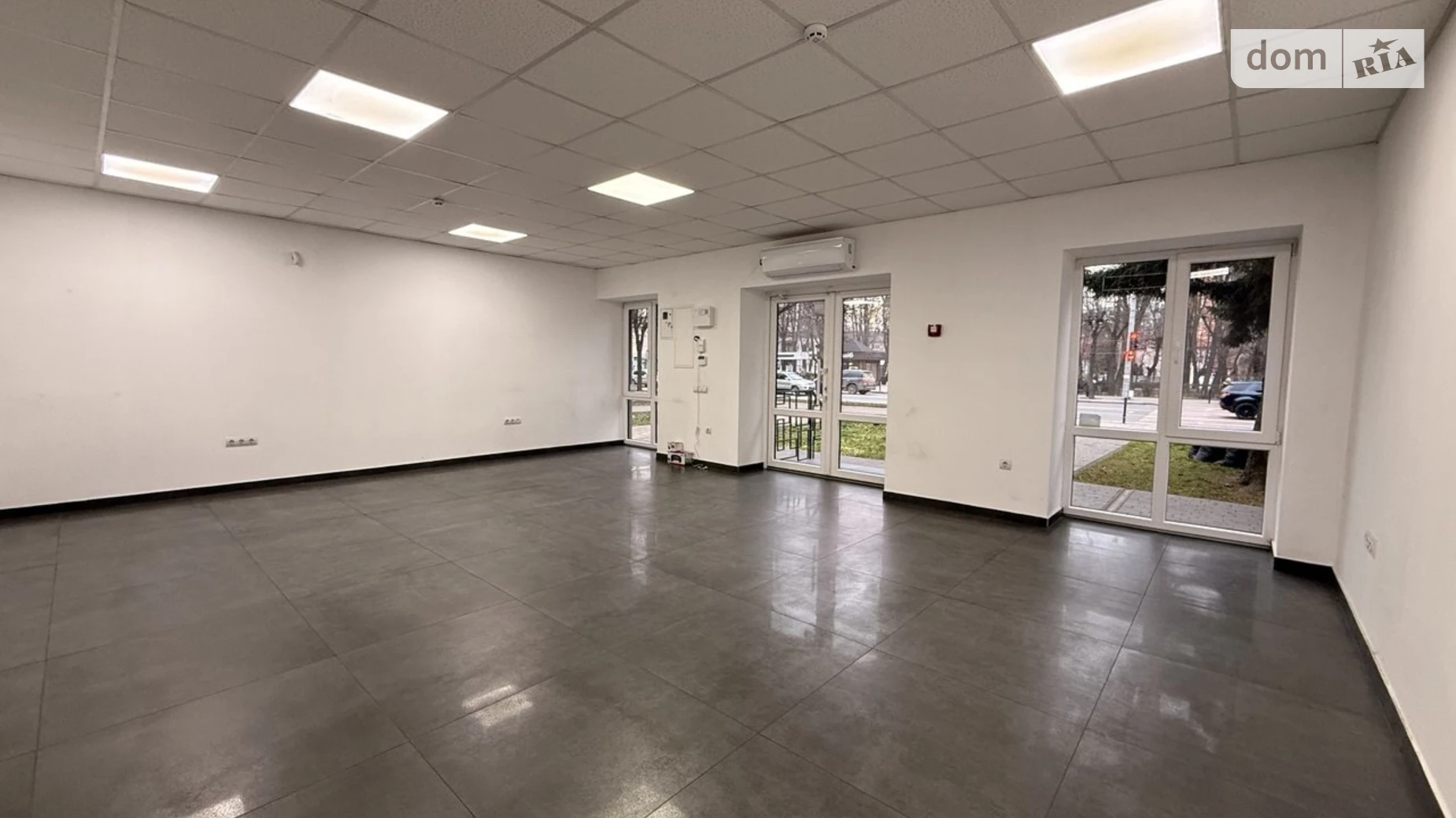 Сдается в аренду помещения свободного назначения 43.2 кв. м в 5-этажном здании, цена: 18000 грн - фото 2