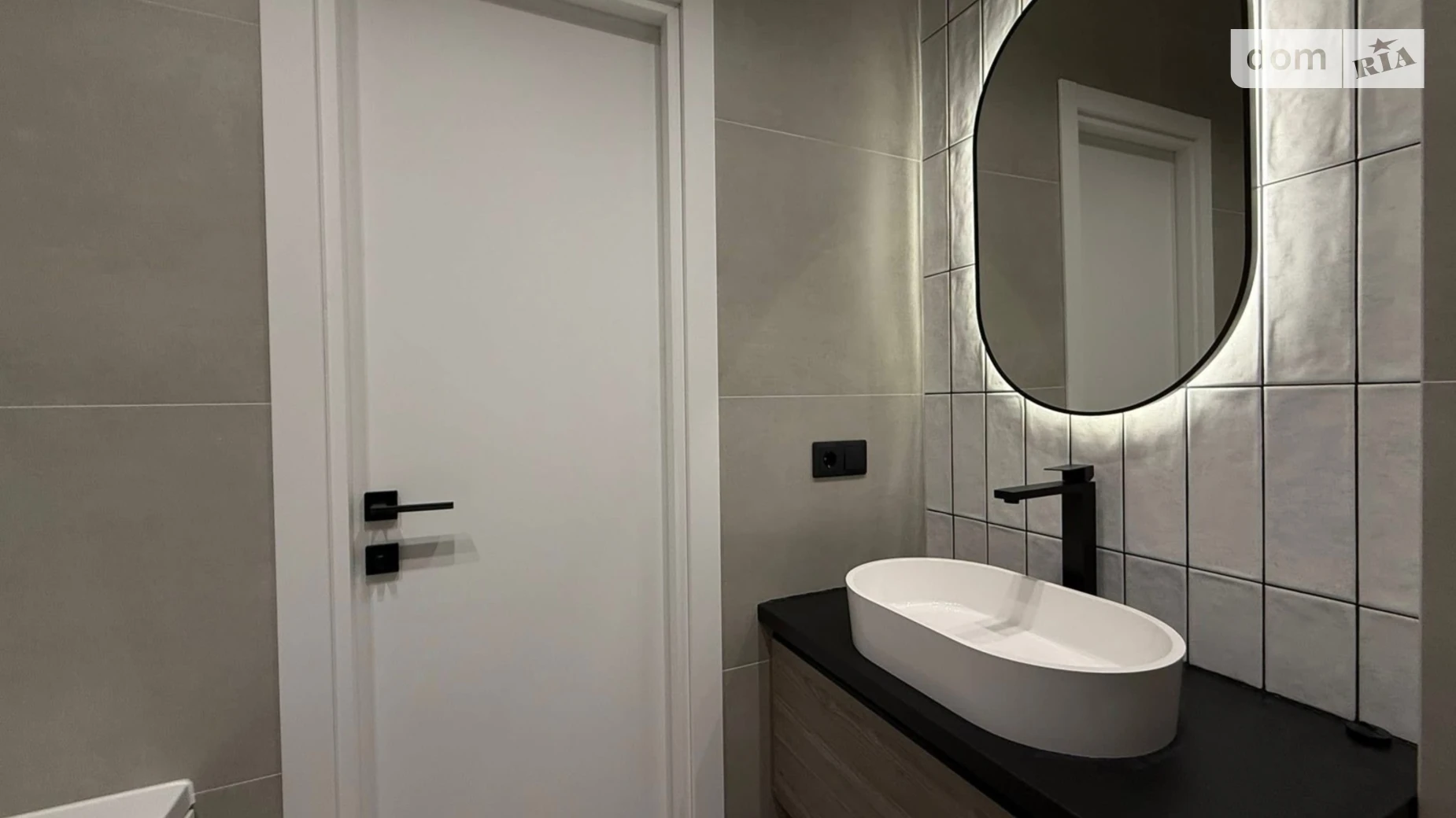 Продается 1-комнатная квартира 44 кв. м в Ивано-Франковске, ул. Высочана Семена, 18 корпус 15 - фото 3