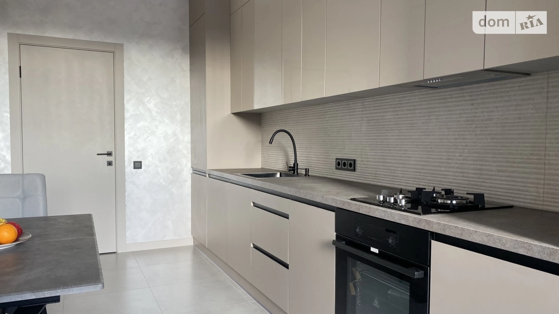 Продается 1-комнатная квартира 45 кв. м в Киеве, ул. Метрологическая, 11А - фото 2