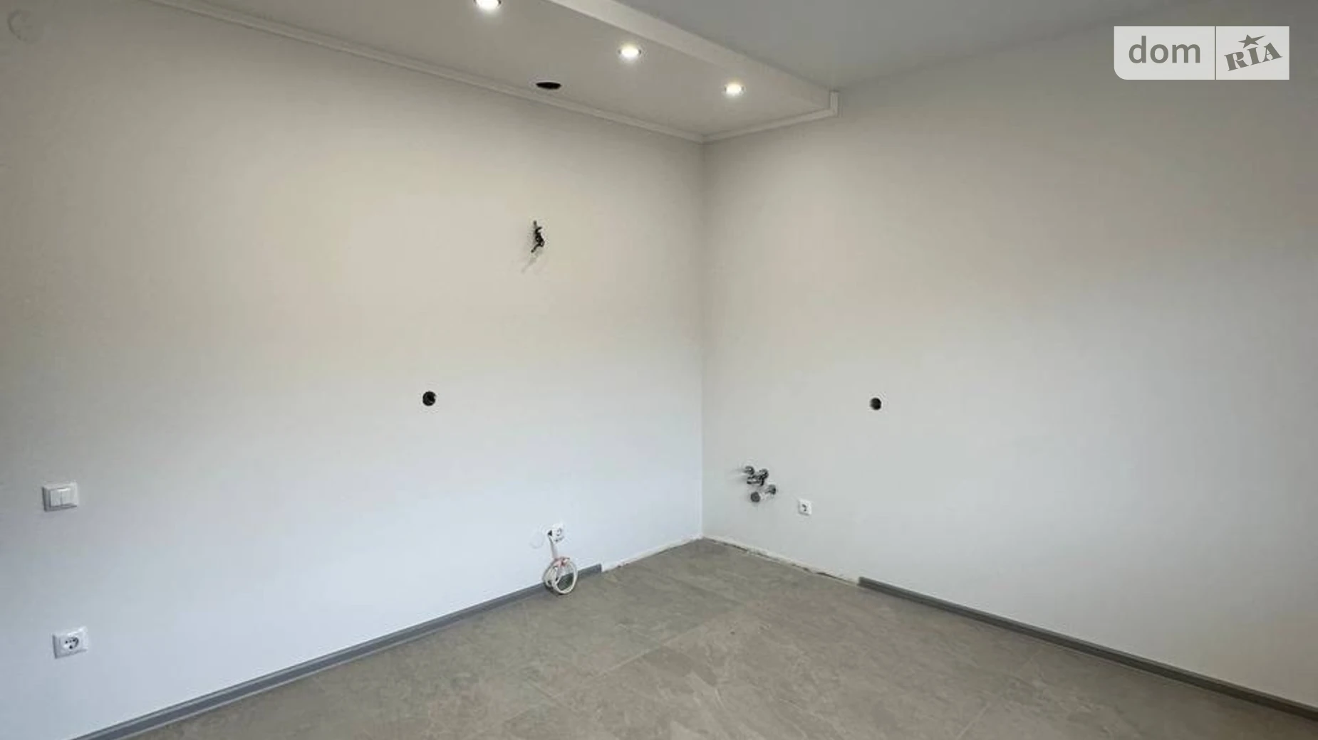 Продається 2-кімнатна квартира 74 кв. м у Ужгороді, вул. Героїв 128-ї Бригади(8-го Березня), 48А корпус 1 - фото 2