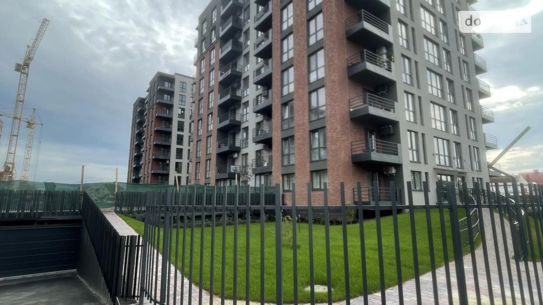 Продается 1-комнатная квартира 37 кв. м в Ужгороде, ул. Тлехаса, 19 корпус 4 - фото 3