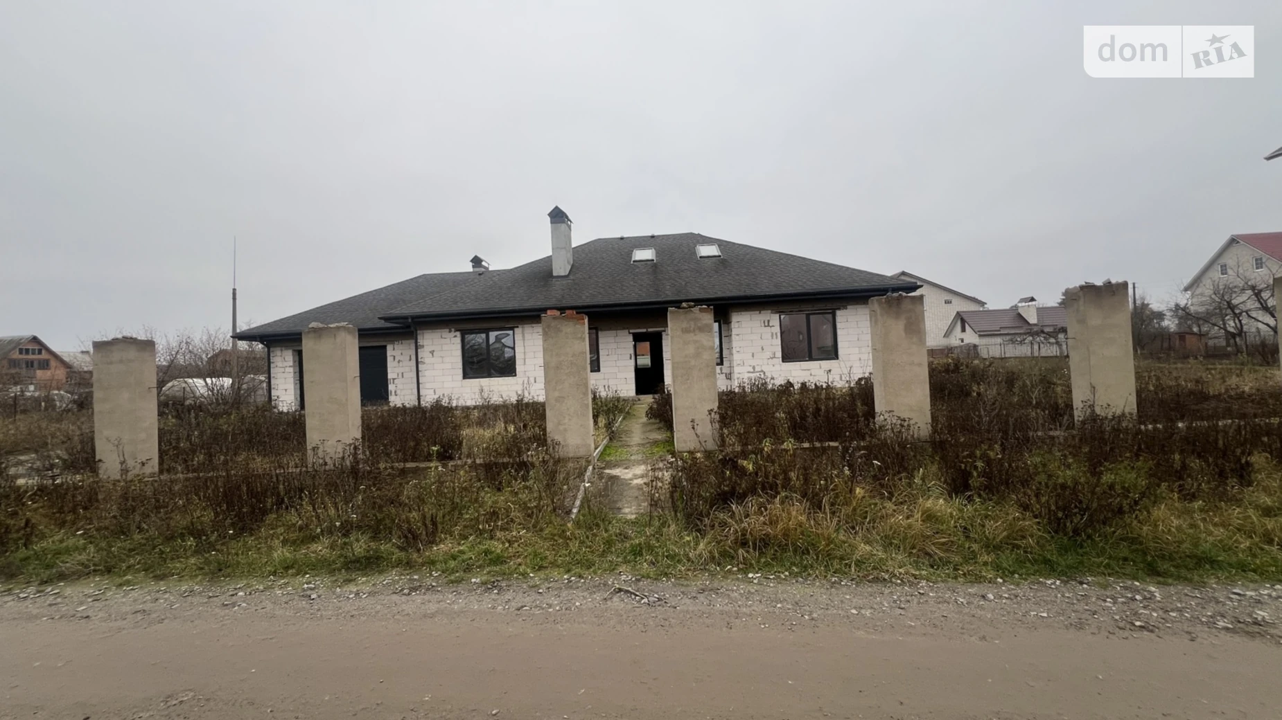 Продается дом на 2 этажа 220 кв. м с бассейном, цена: 80000 $ - фото 2