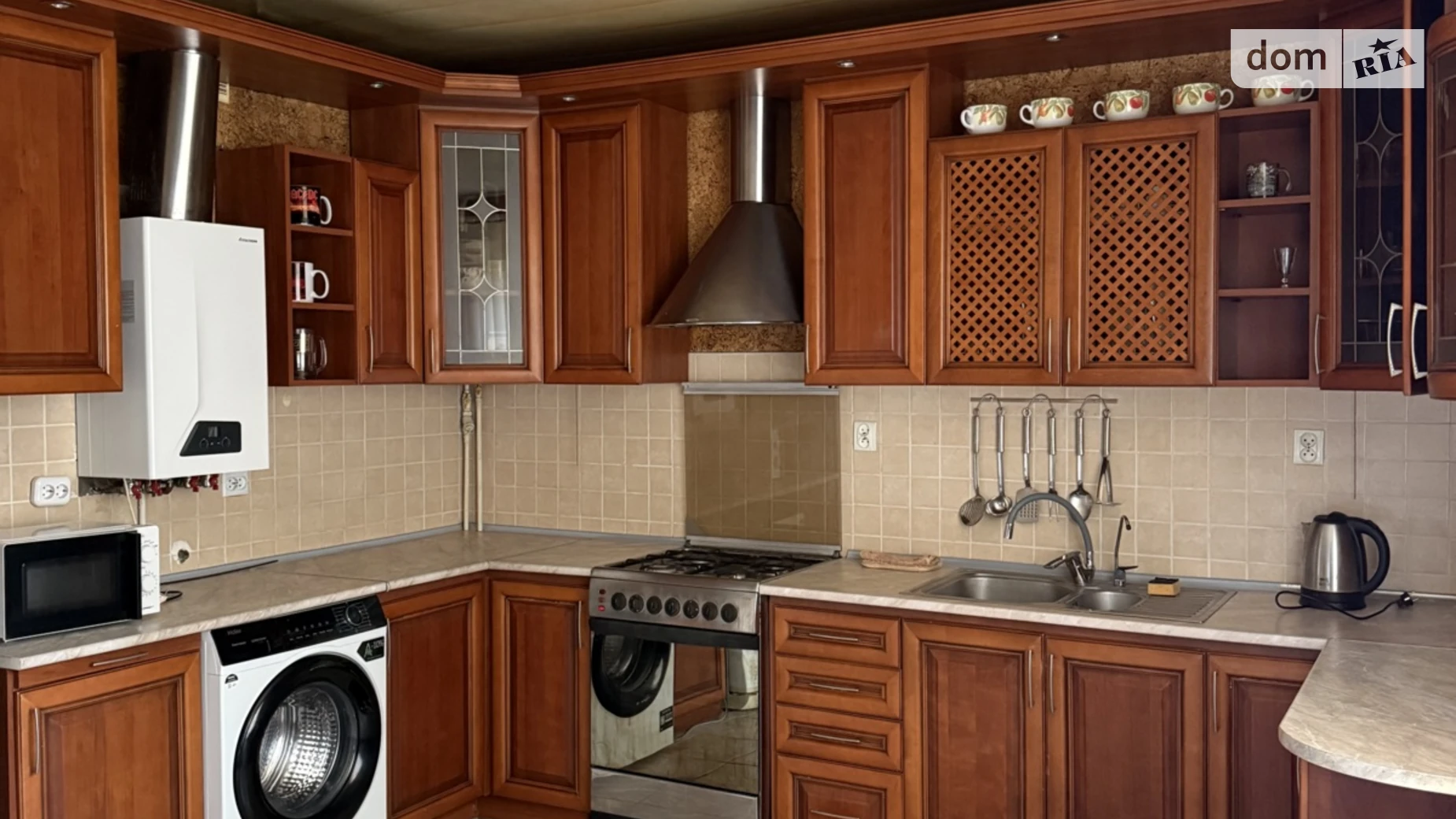 Сдается в аренду дом на 2 этажа 175 кв. м с участком, цена: 800 $ - фото 2