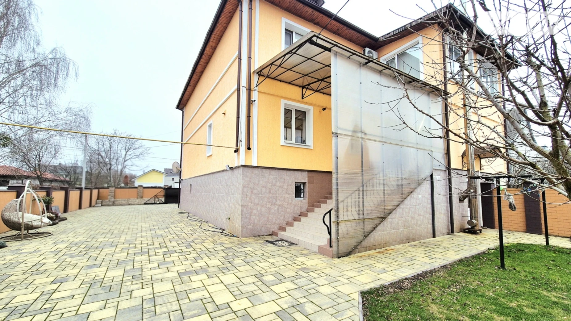 Продается дом на 2 этажа 220 кв. м с балконом, цена: 220000 $ - фото 2