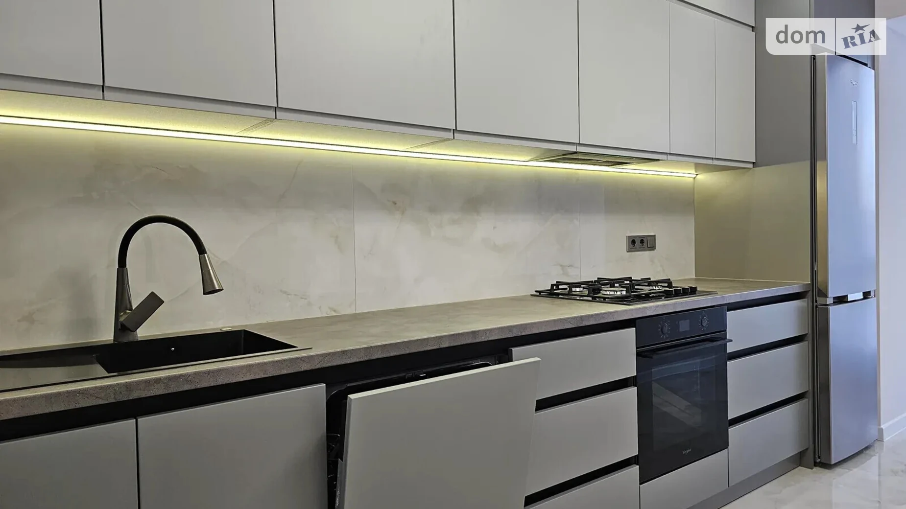 Продается 1-комнатная квартира 43 кв. м в Ивано-Франковске, ул. Княгинин, 44 - фото 4