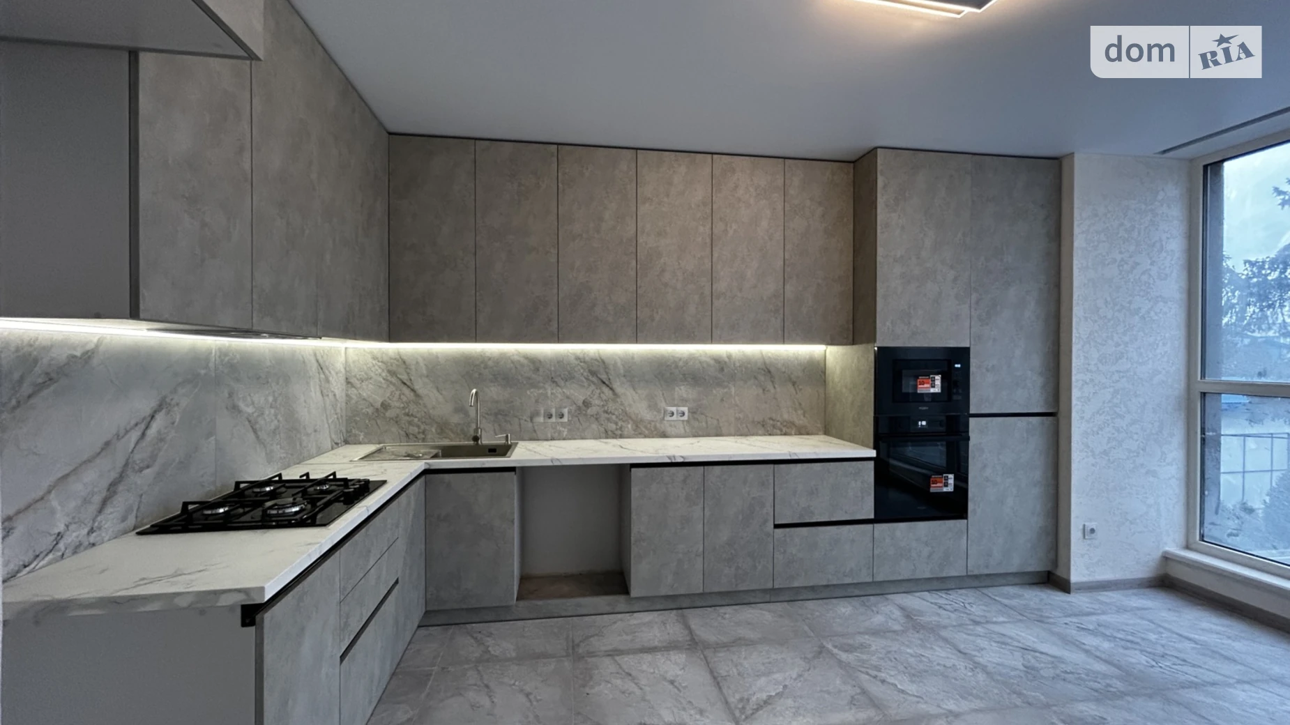 Продается 2-комнатная квартира 60.1 кв. м в Ивано-Франковске, цена: 92500 $ - фото 2