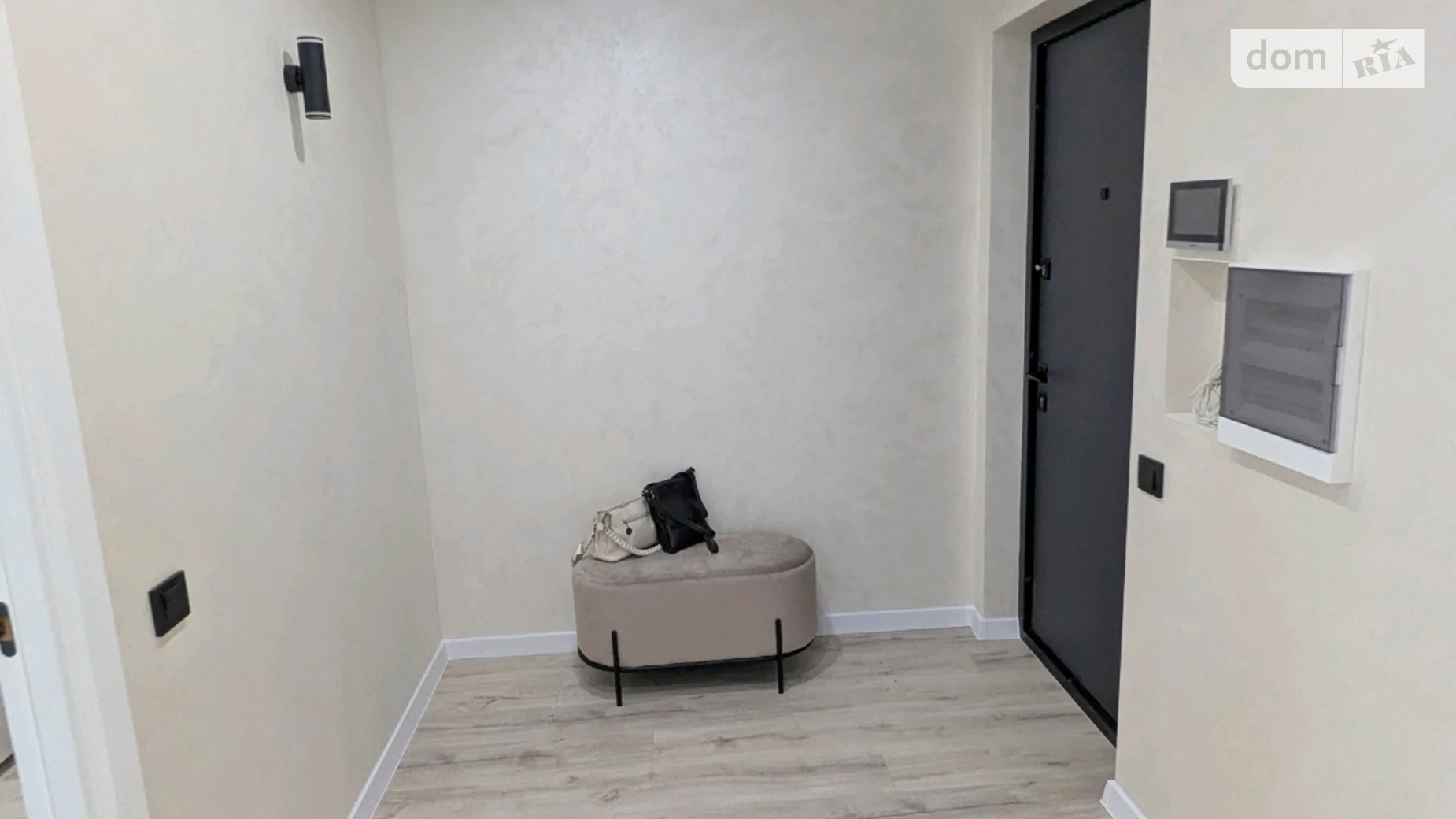 Сдается в аренду 2-комнатная квартира 56 кв. м в, цена: 500 $ - фото 2