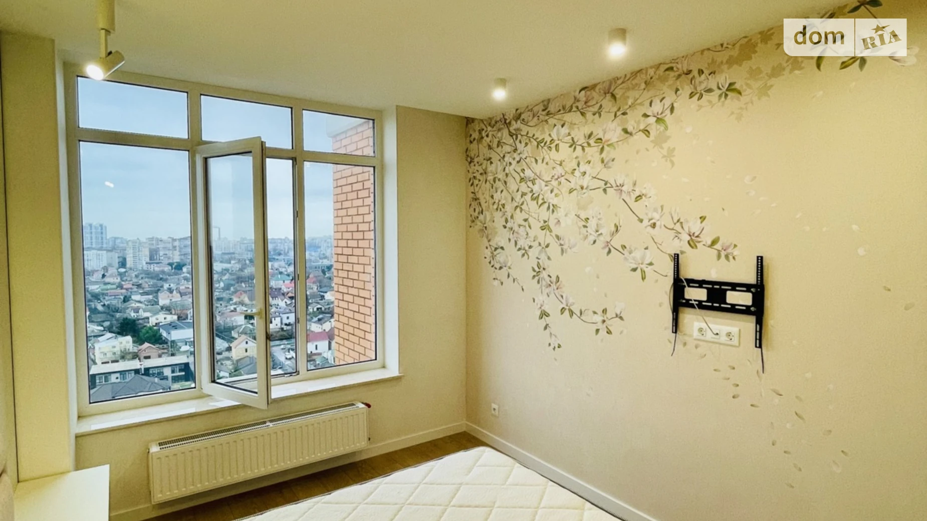 Продается 4-комнатная квартира 103 кв. м в Одессе, ул. Жаботинского - фото 2