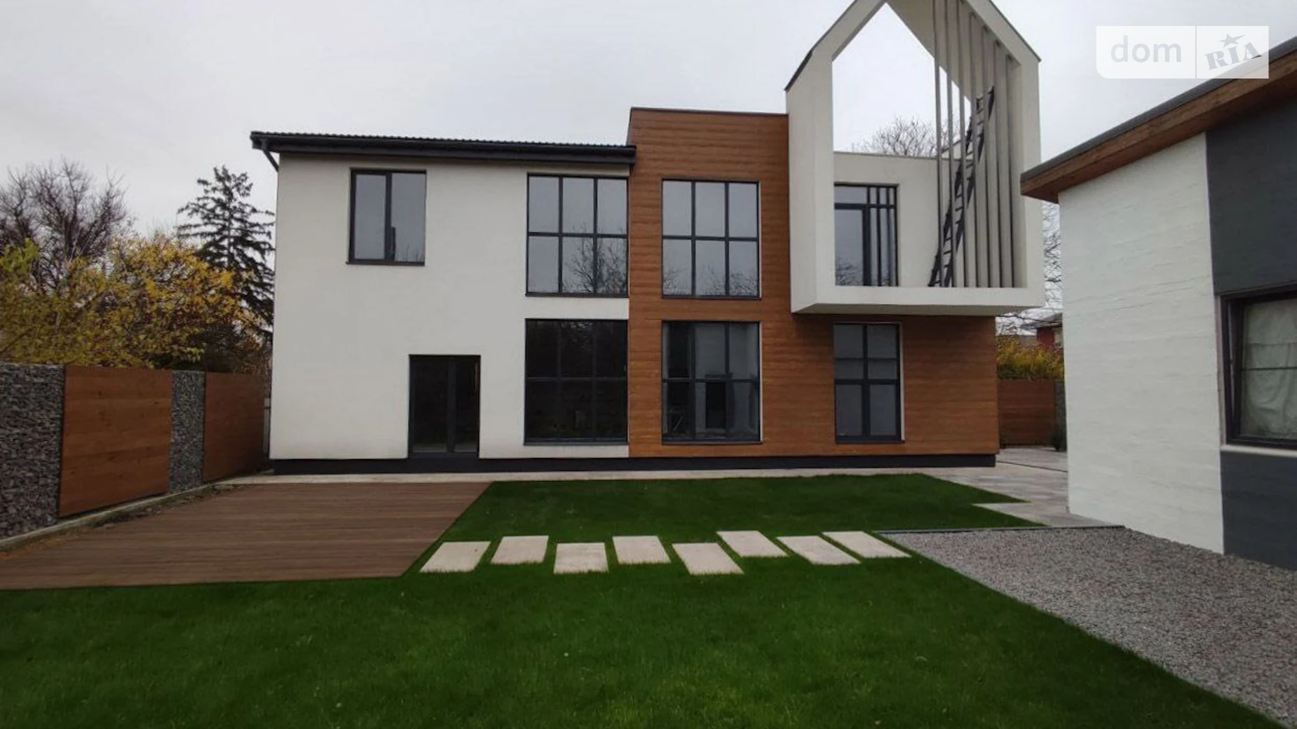 Продается дом на 2 этажа 280 кв. м с гаражом, цена: 350000 $ - фото 2