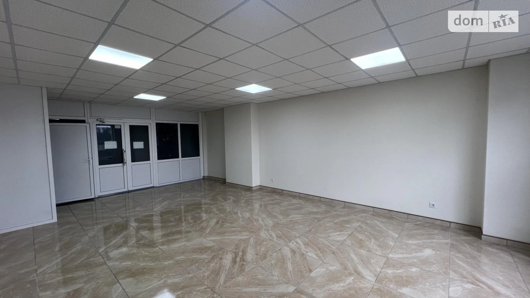 Сдается в аренду офис 47 кв. м в бизнес-центре, цена: 15000 грн - фото 2