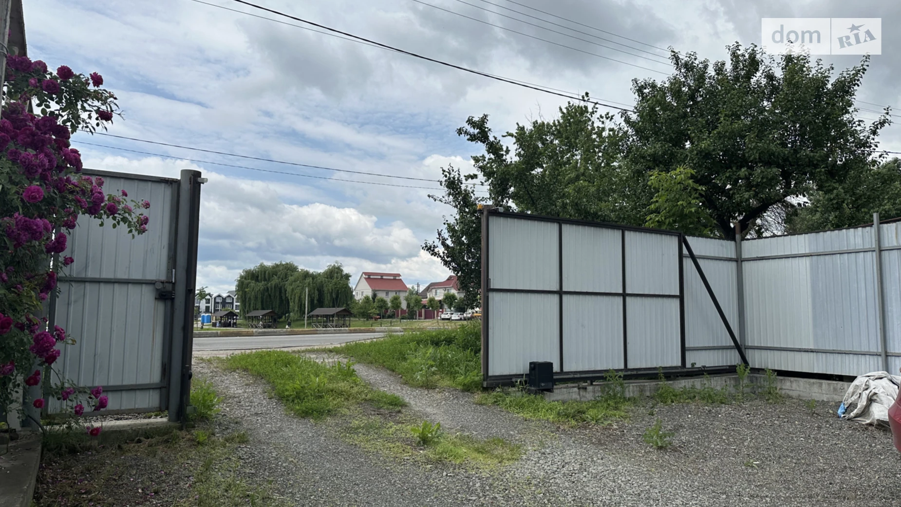 Продается дом на 2 этажа 120 кв. м с бассейном, цена: 140000 $ - фото 4