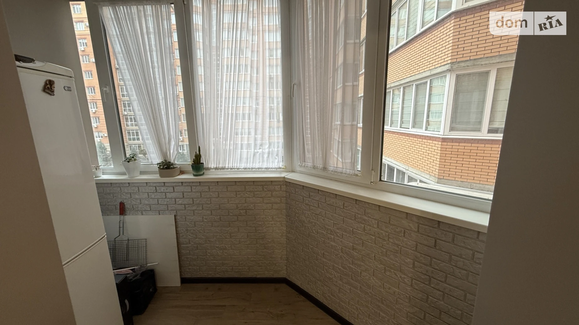 Продается 2-комнатная квартира 71.2 кв. м в Ирпене, ул. Университетская(Карла Маркса), 2Ф/3 - фото 2