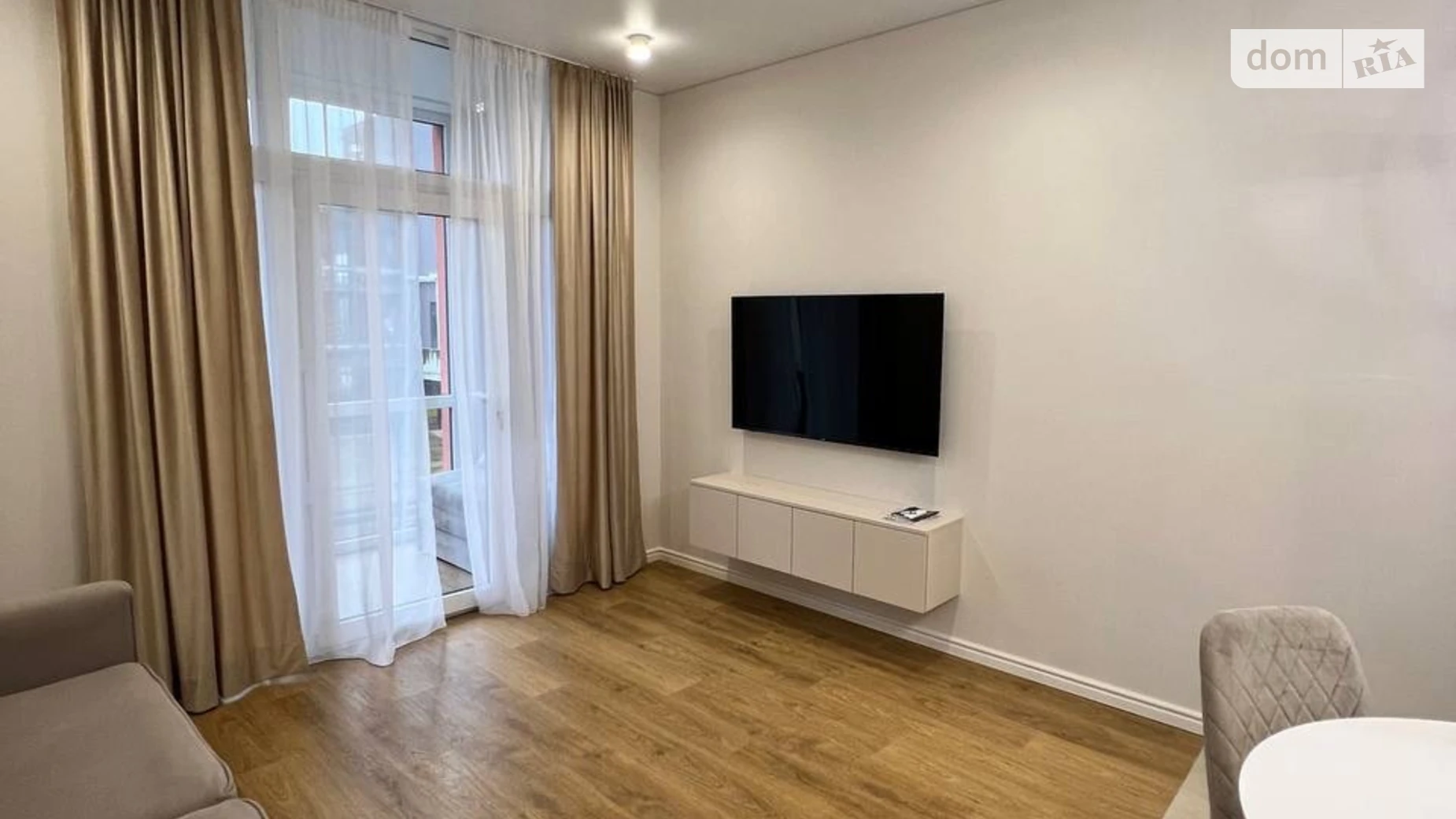 Продается 1-комнатная квартира 52 кв. м в Ужгороде, ул. Капушанская(Победы), 168А - фото 2