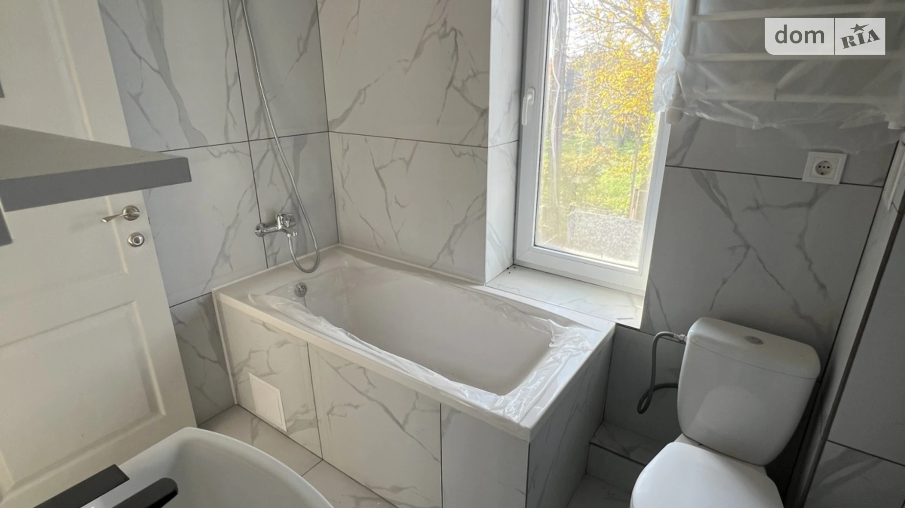 Продается дом на 2 этажа 120 кв. м с садом, цена: 180000 $ - фото 4