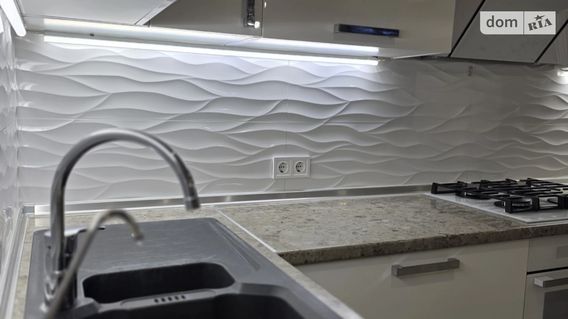 Продается 2-комнатная квартира 70 кв. м в Хмельницком, ул. Шевченко, 11 - фото 2