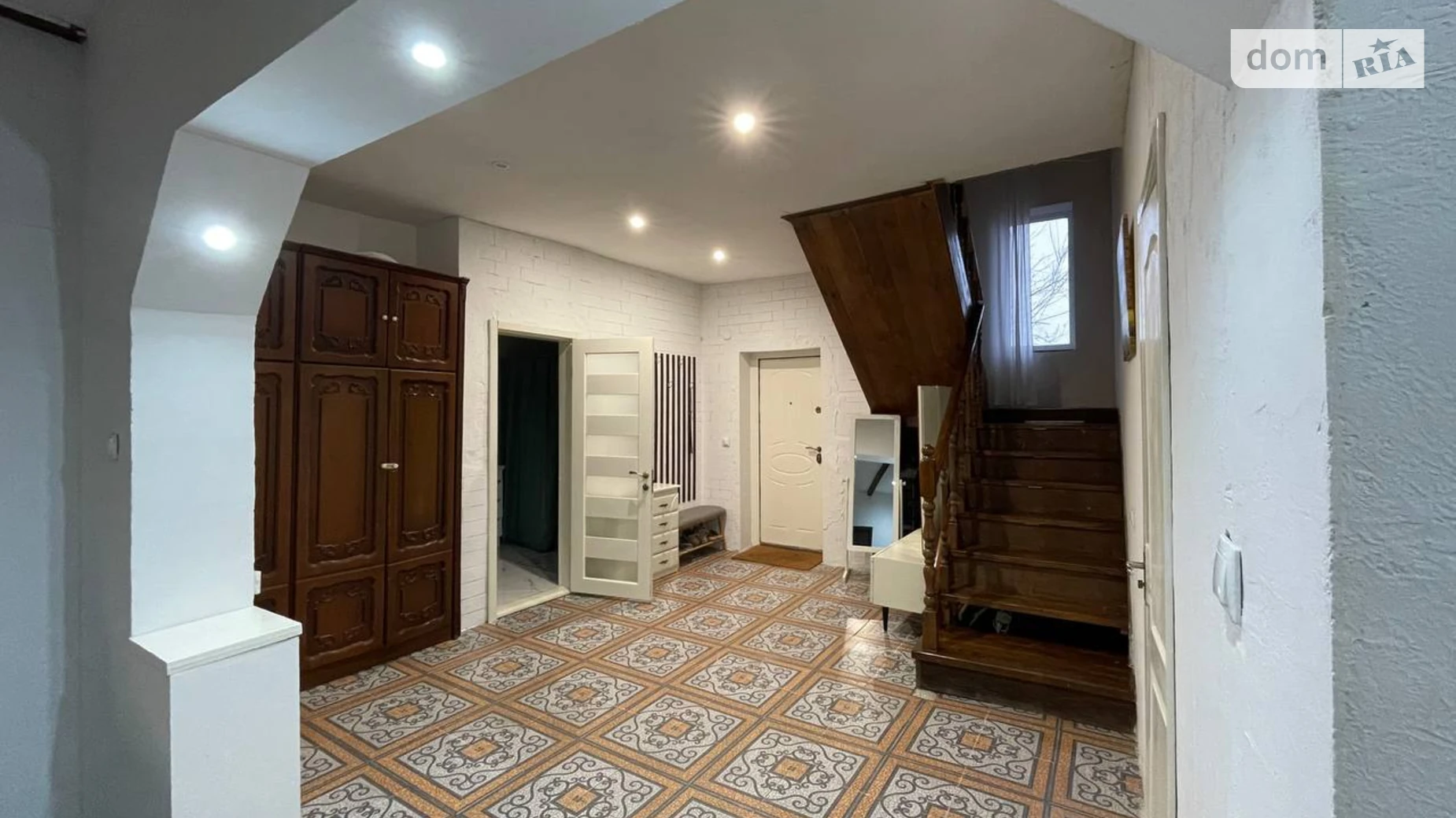 Продается дом на 2 этажа 154 кв. м с мебелью, цена: 82000 $ - фото 3