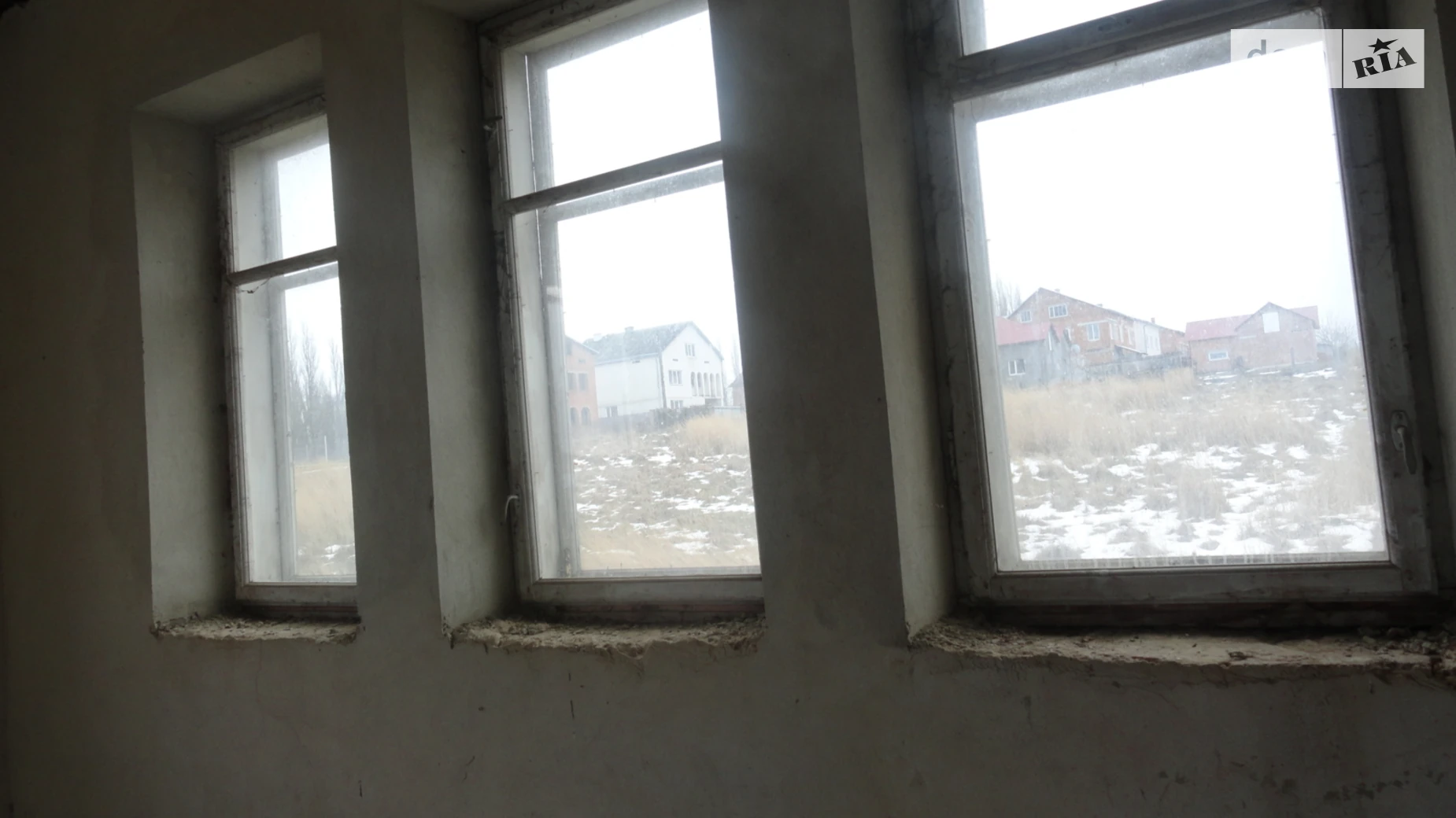 Продается дом на 3 этажа 250 кв. м с бассейном, цена: 40000 $ - фото 4