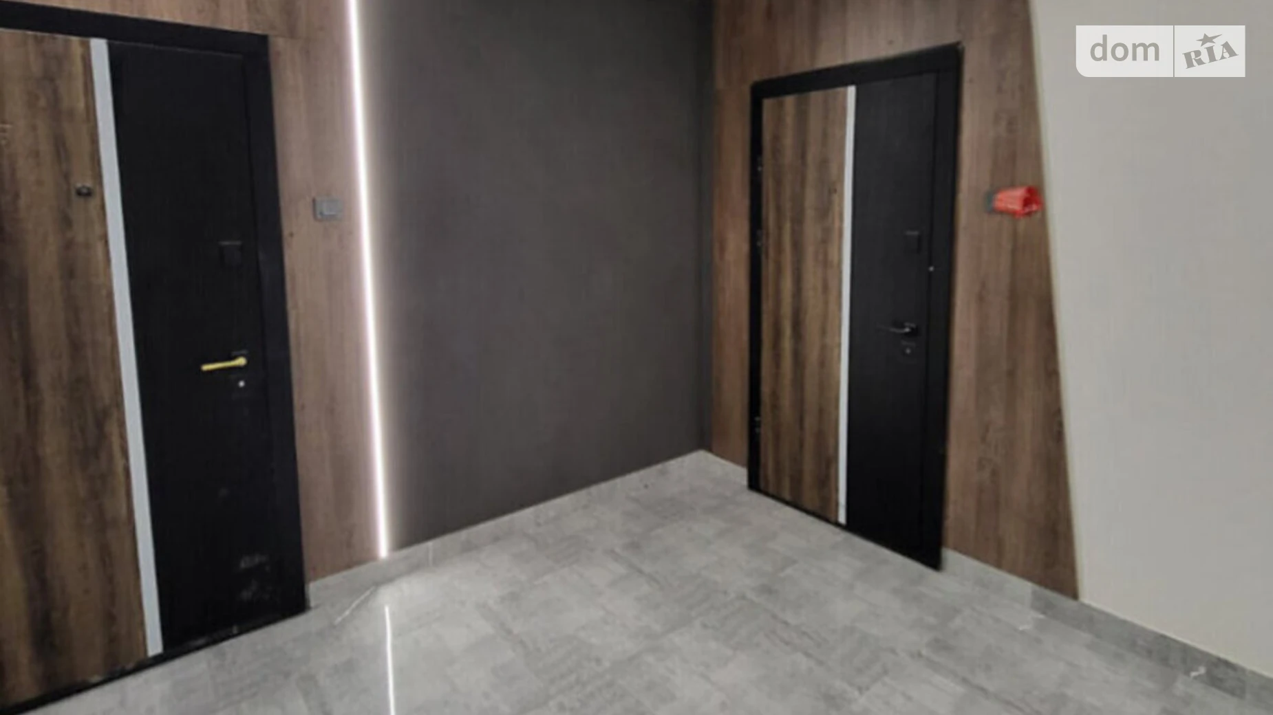 Продается 2-комнатная квартира 59 кв. м в Ужгороде, ул. Тлехаса - фото 2