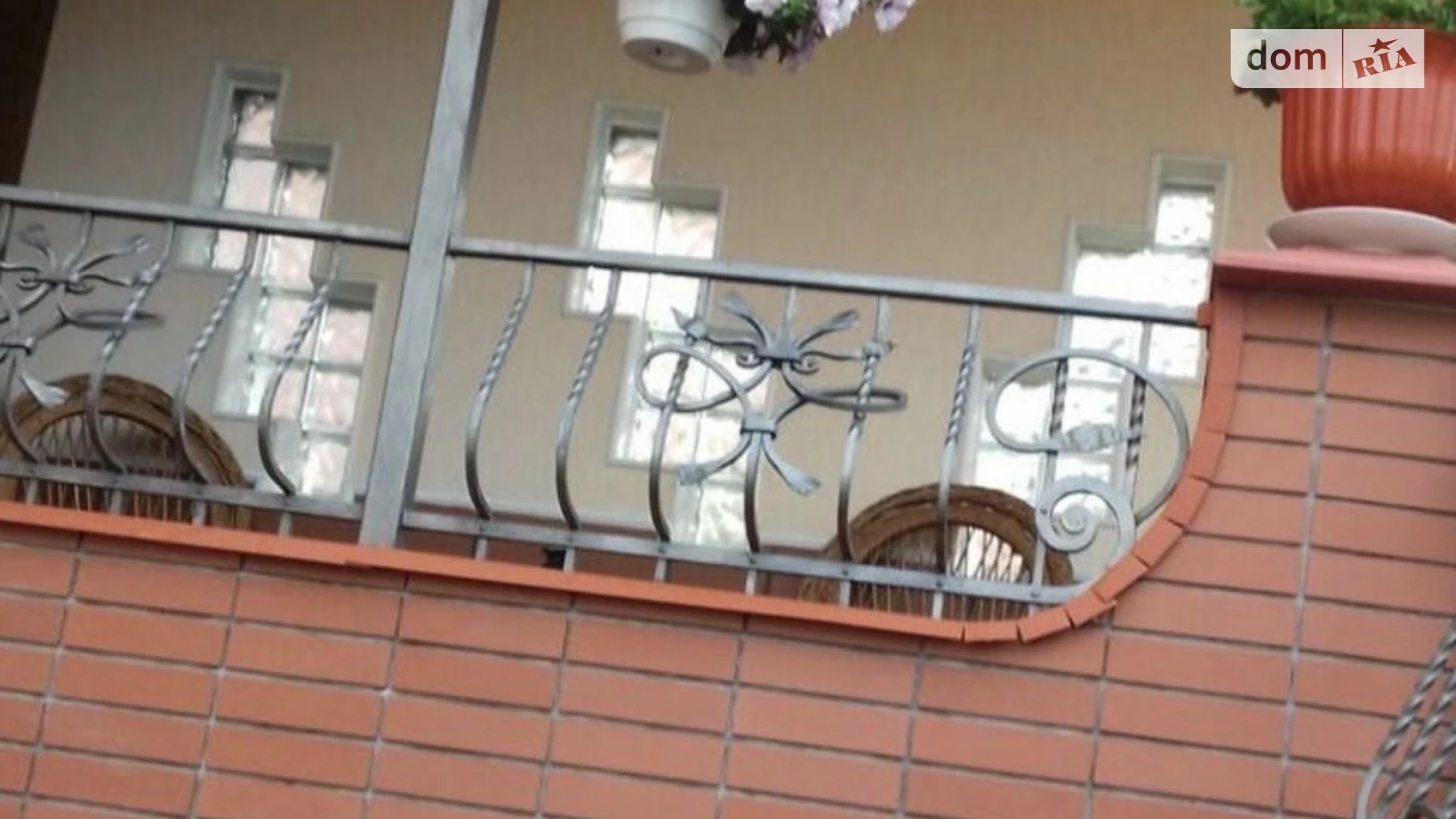 Продается дом на 2 этажа 246 кв. м с баней/сауной, цена: 180000 $ - фото 2