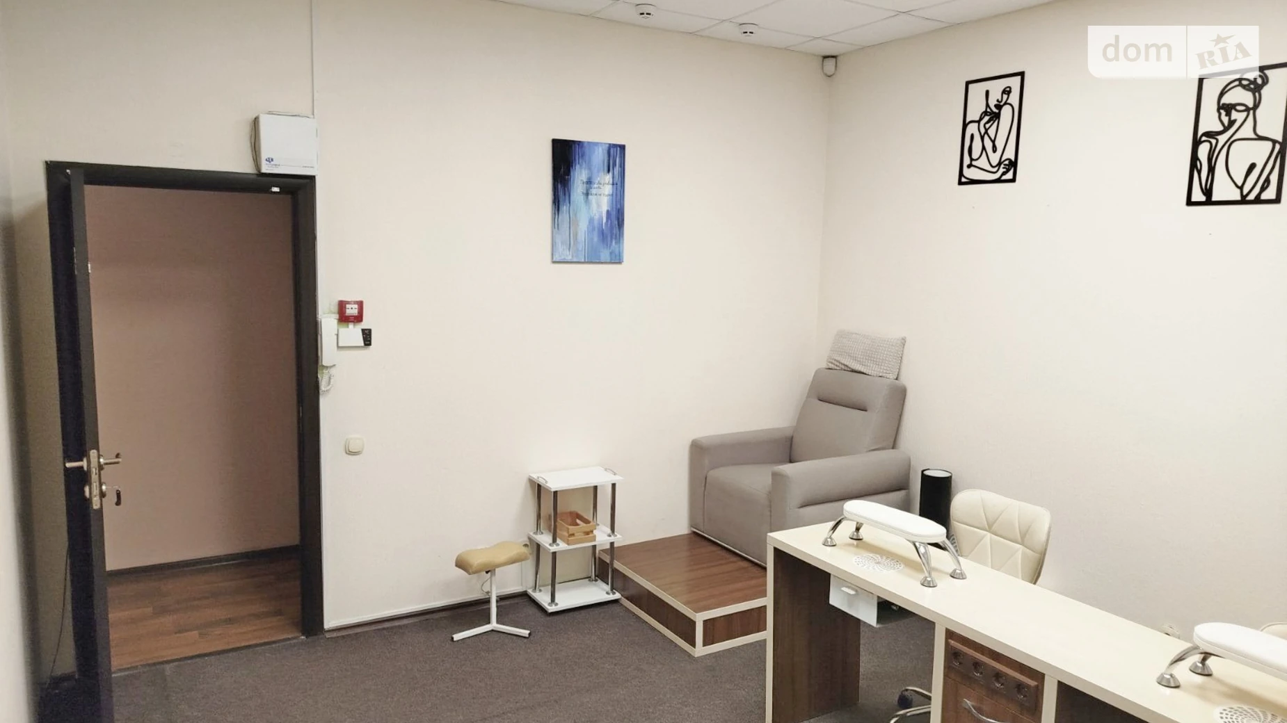 Сдается в аренду офис 20.5 кв. м в бизнес-центре, цена: 8040 грн - фото 4