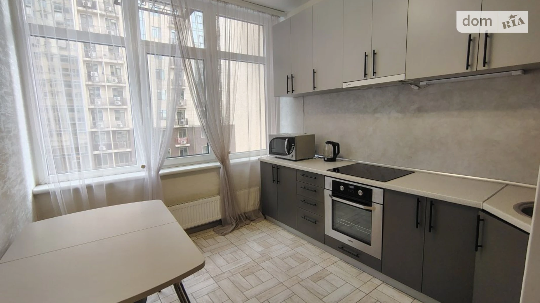 Сдается в аренду 1-комнатная квартира 42 кв. м в Одессе, ул. Жемчужная, 5 - фото 2