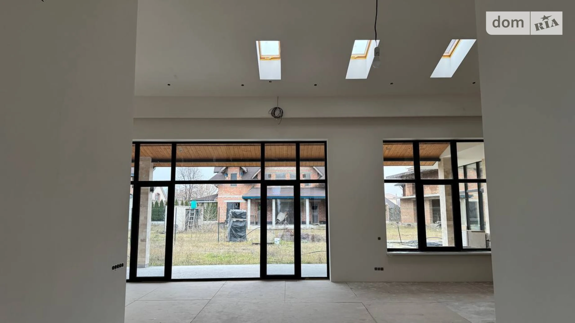 Продается дом на 2 этажа 412 кв. м с подвалом, цена: 550000 $ - фото 2