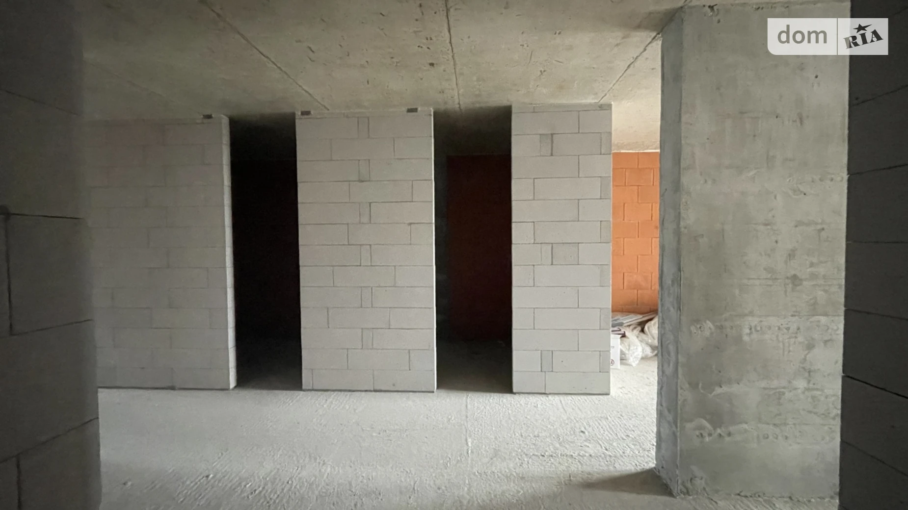 Продается 2-комнатная квартира 72 кв. м в Ивано-Франковске, ул. Независимости, 136 - фото 3