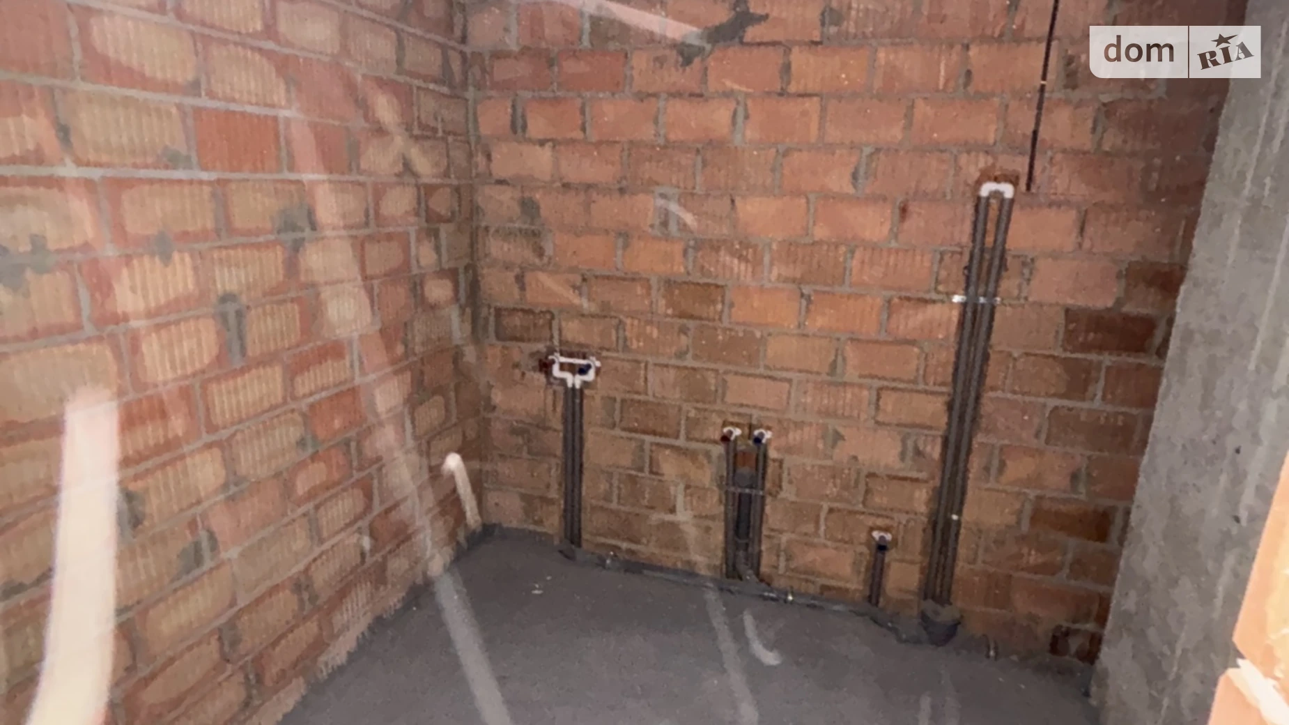 Продается 1-комнатная квартира 38 кв. м в Буче, бул. Леонида Бирюкова, 4 - фото 2