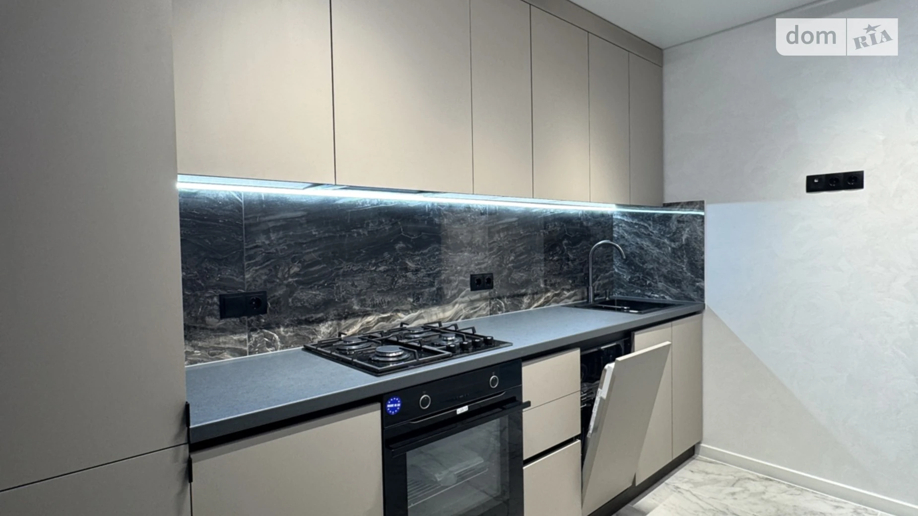 1-комнатная квартира 42 кв. м в Тернополе, ул. Киевская, 9Г - фото 2