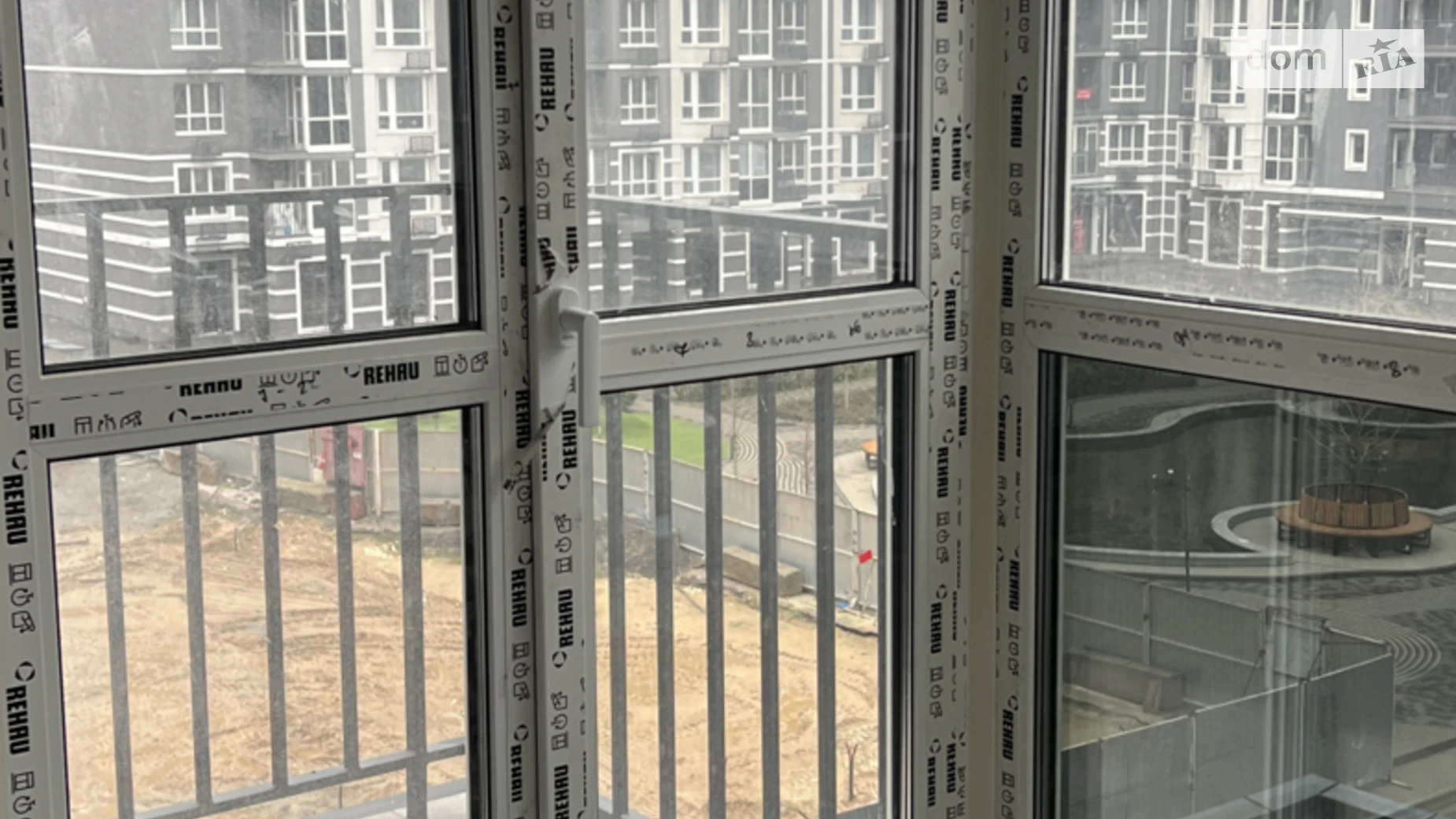 Продается 1-комнатная квартира 38 кв. м в Буче, бул. Леонида Бирюкова, 3А - фото 2