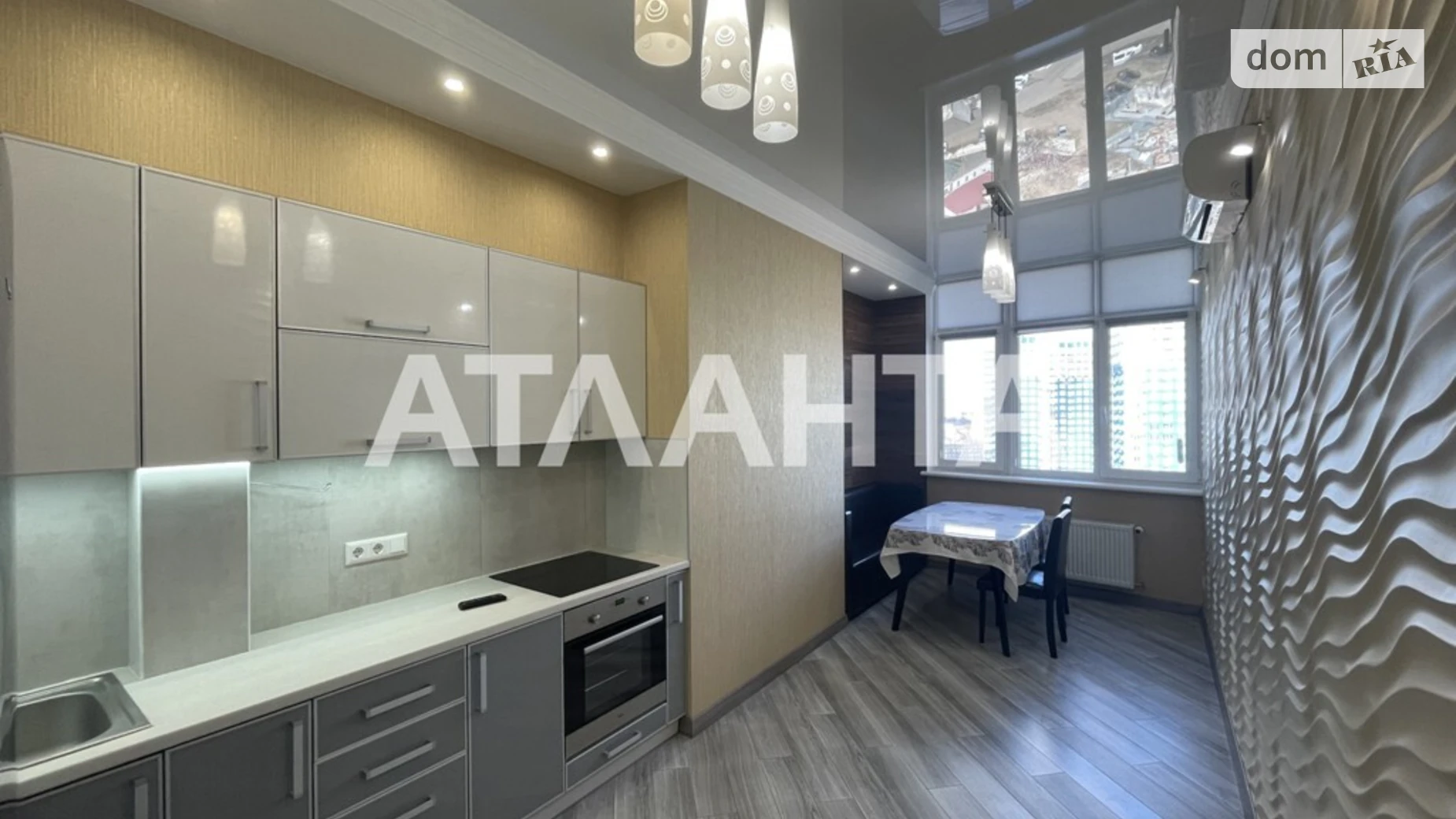 Продается 1-комнатная квартира 51.1 кв. м в Одессе, ул. Люстдорфская дорога - фото 2