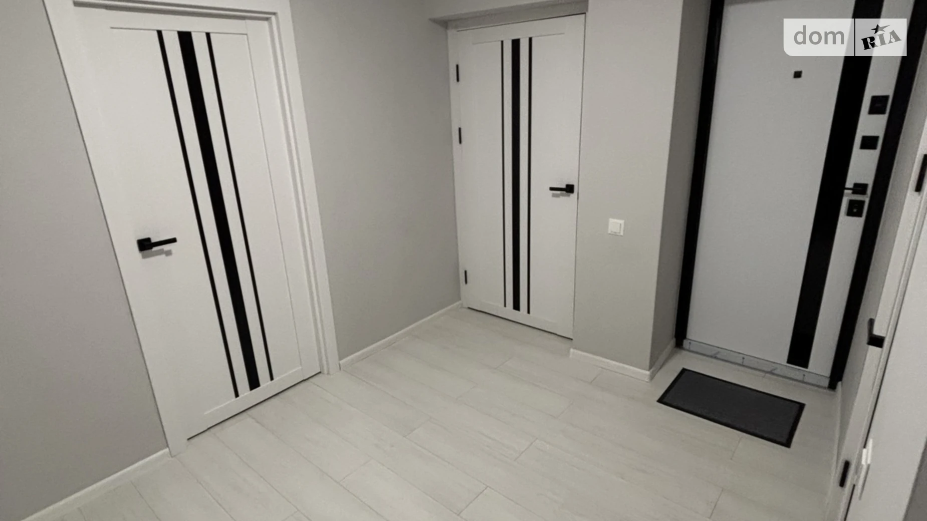 Продается 3-комнатная квартира 75 кв. м в Черновцах, ул. Сергея Скальда(Комарова Владимира), 28А - фото 2