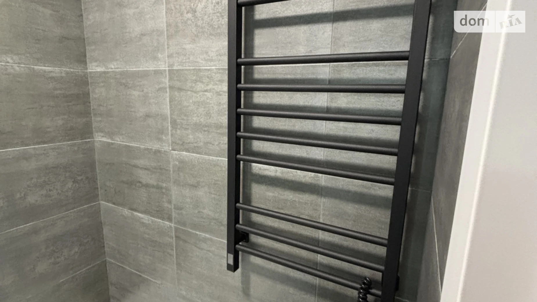 Продается 3-комнатная квартира 75 кв. м в Черновцах, ул. Сергея Скальда(Комарова Владимира), 28А - фото 4