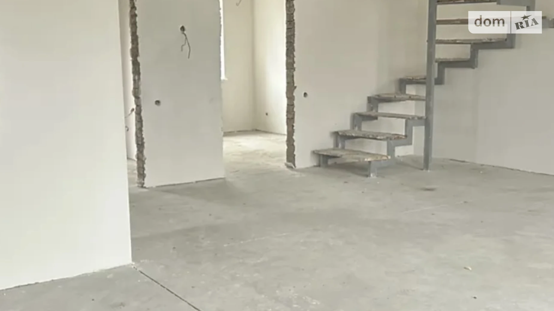 Продается дом на 2 этажа 120 кв. м с бассейном, цена: 85000 $ - фото 4