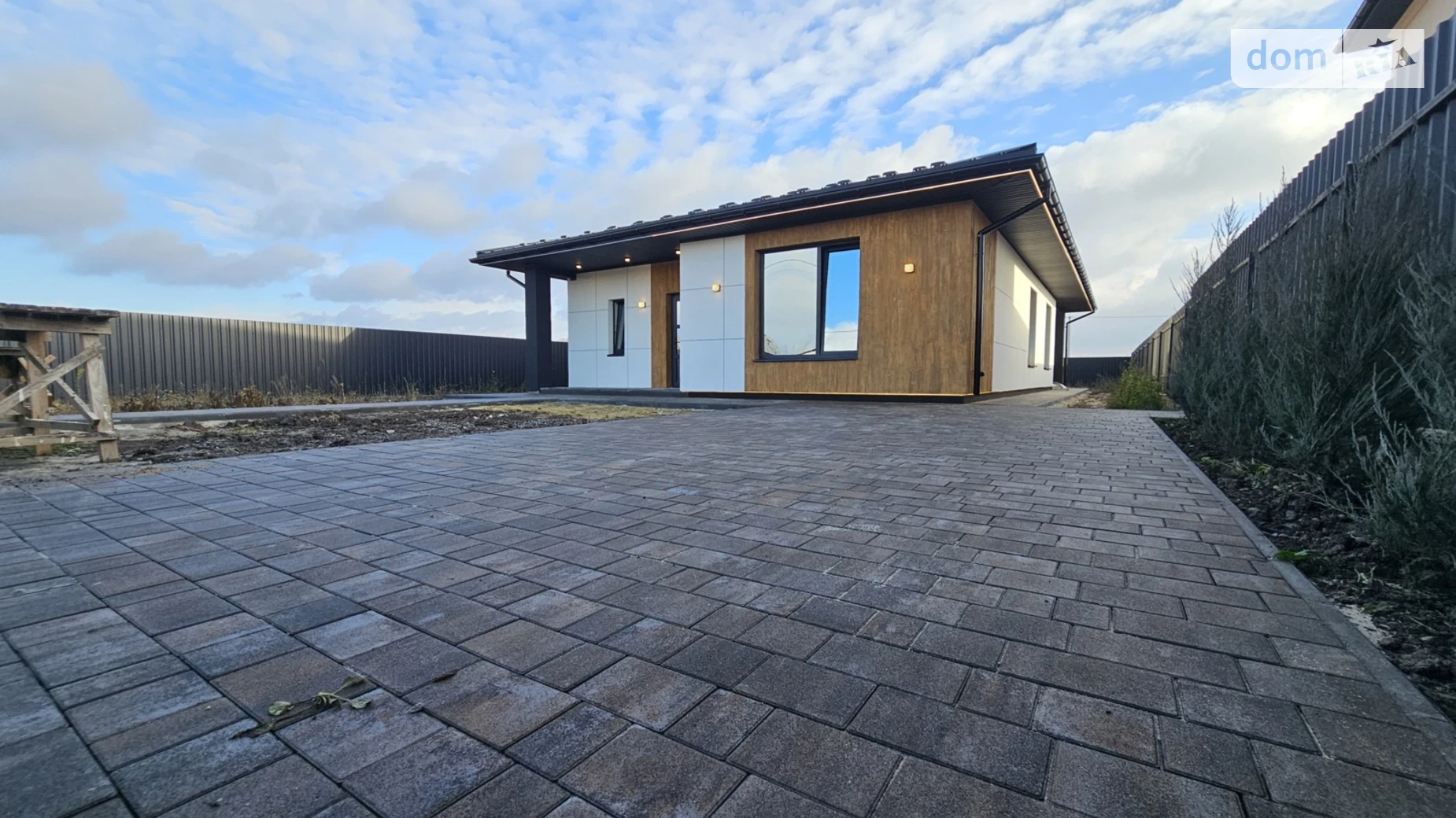 Продається одноповерховий будинок 120 кв. м з гаражем, цена: 115000 $ - фото 2