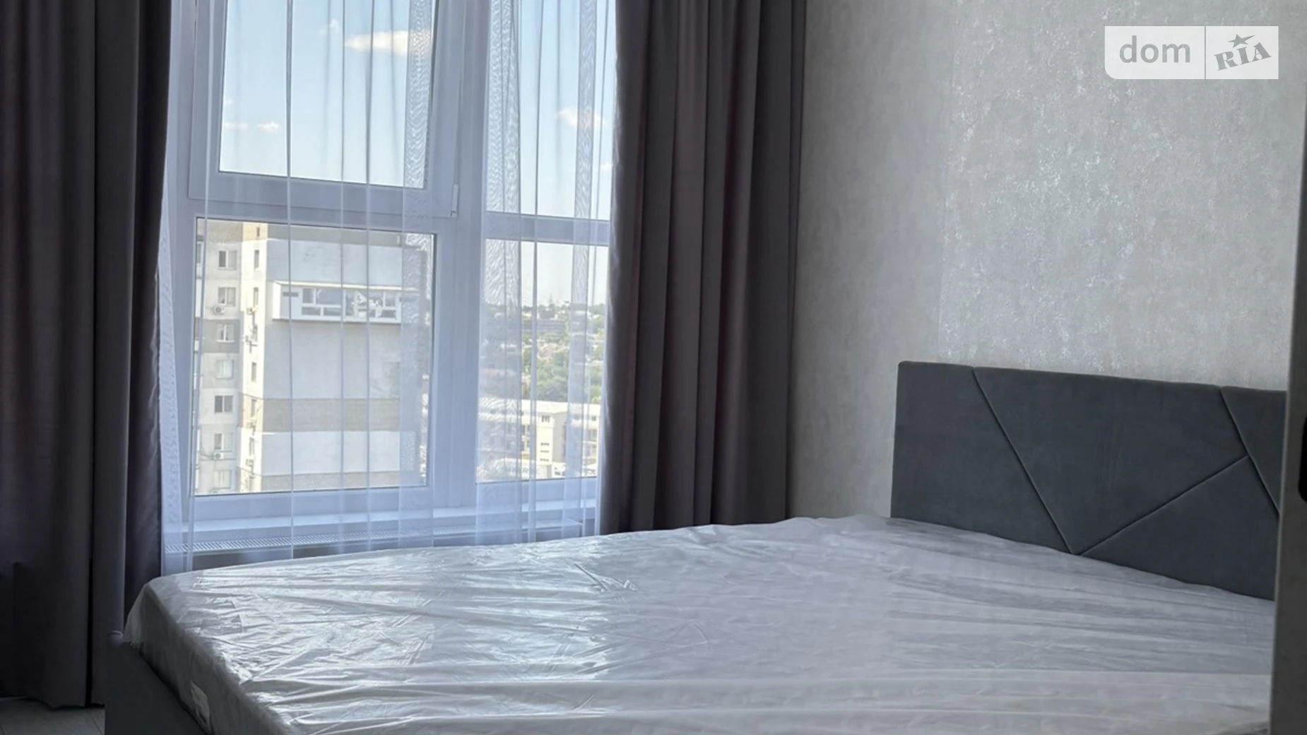 Продается 1-комнатная квартира 38 кв. м в Одессе, ул. Бугаевская, 44 - фото 2