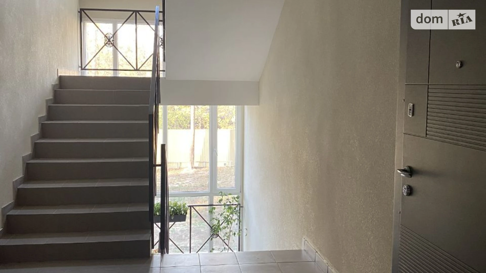 Продается 3-комнатная квартира 86 кв. м в Буче, ул. Антония Михайловского(Малиновского), 72Е - фото 2