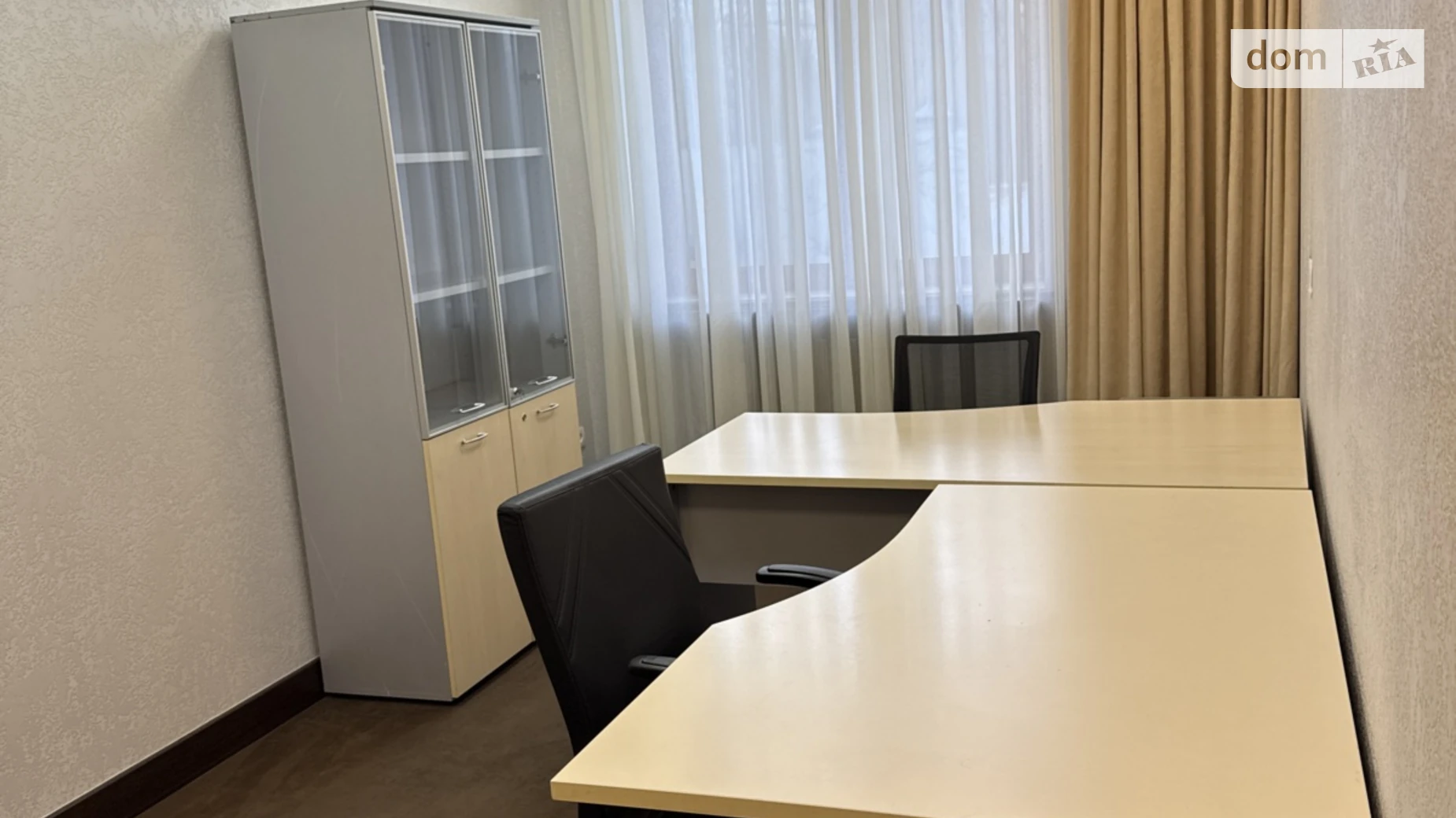 Сдается в аренду офис 65 кв. м в бизнес-центре, цена: 800 $ - фото 3