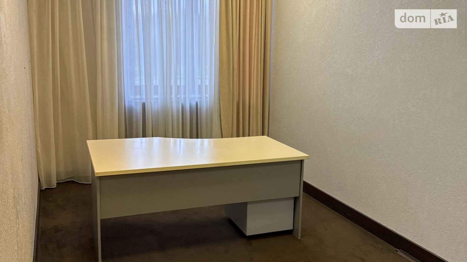 Сдается в аренду офис 65 кв. м в бизнес-центре, цена: 800 $ - фото 4