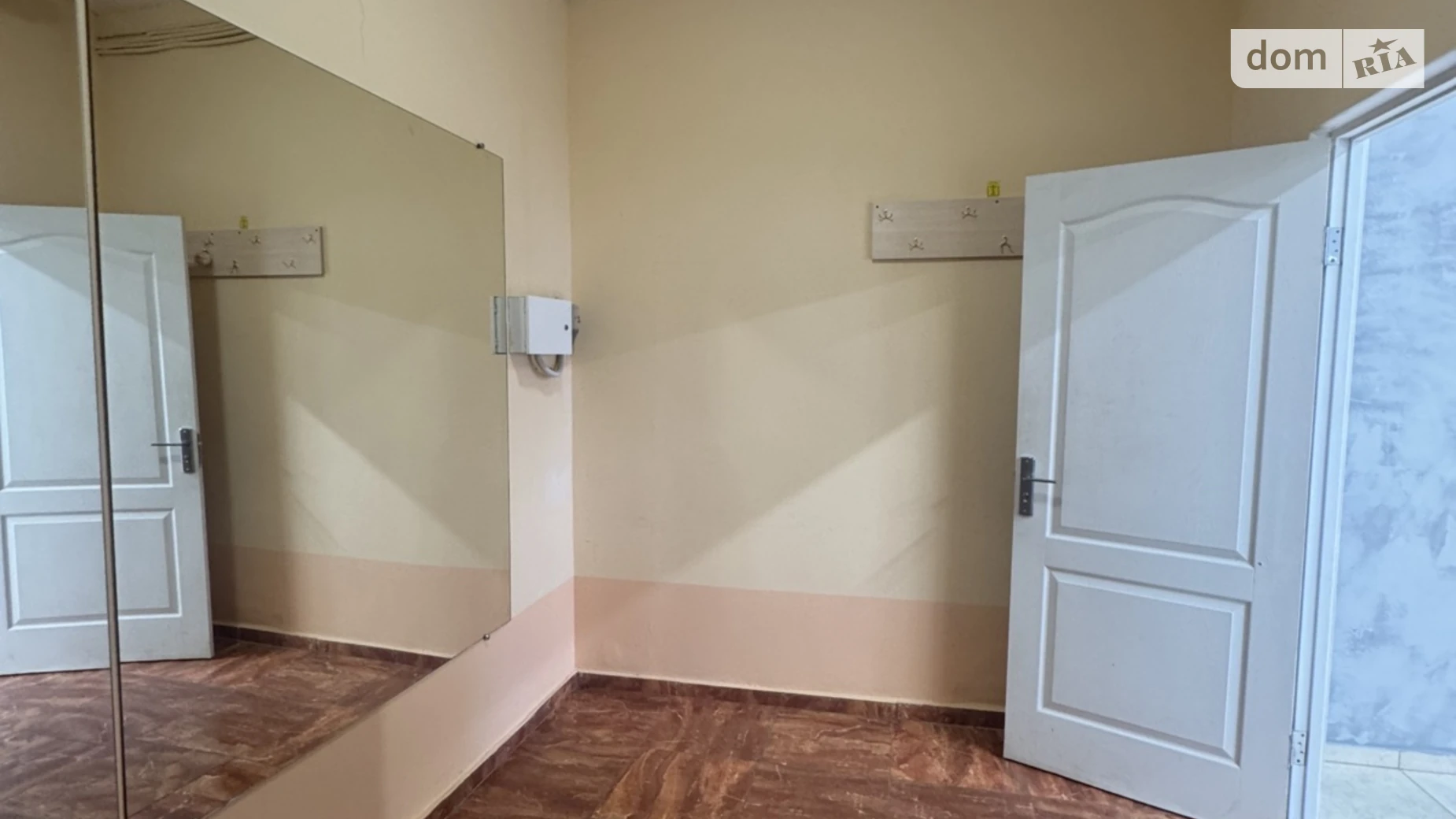 Продается офис 55 кв. м в бизнес-центре, цена: 35000 $ - фото 4