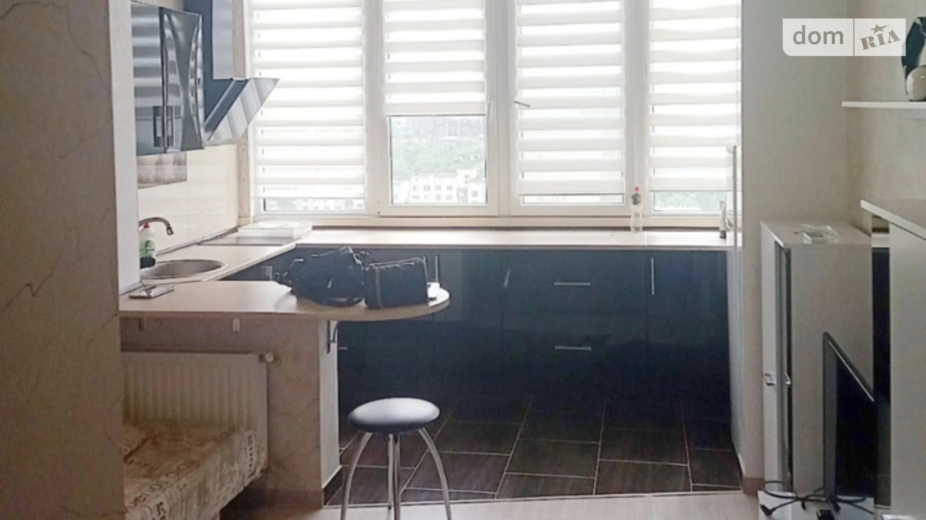 Сдается в аренду 1-комнатная квартира 47 кв. м в Одессе, ул. Среднефонтанская, 35 корпус 1 - фото 2