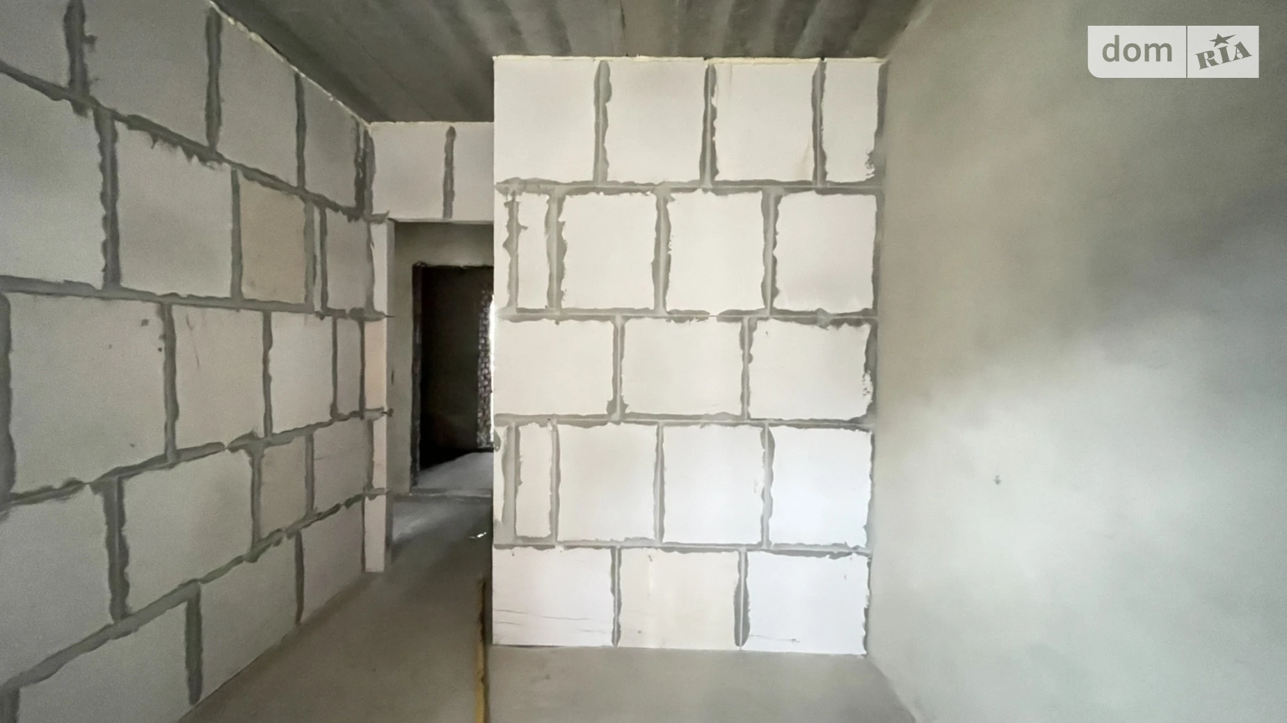 Продается 1-комнатная квартира 30.3 кв. м в Ивано-Франковске, ул. Княгинин - фото 2